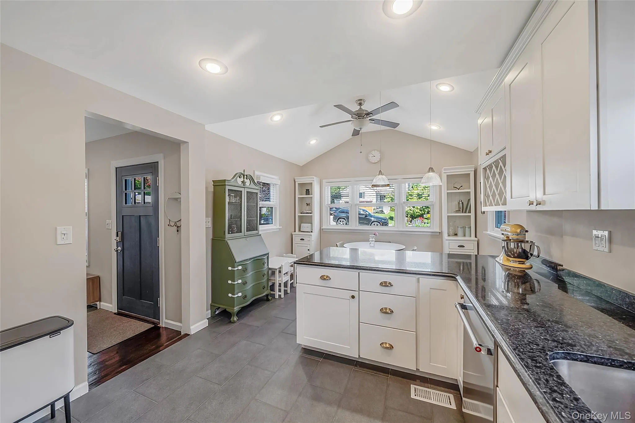 7 Spruce Drive, Huntington, NY, 3 Bedrooms Bedrooms, 7 Rooms Rooms,2 BathroomsBathrooms,Residential,For Rent,Spruce,0,1008270 7 Spruce Drive, Huntington, NY, 3 Bedrooms Bedrooms, 7 Rooms Rooms,2 BathroomsBathrooms,Residential,For Rent,Spruce,0,1008270