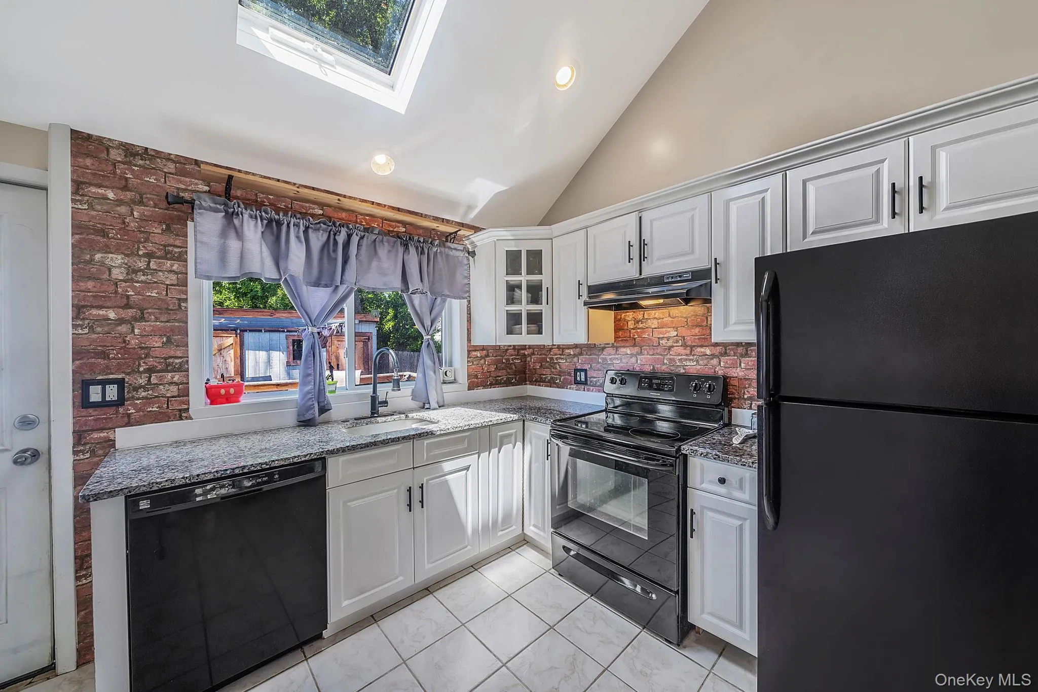 1406 Coates Avenue, Islip, NY, 2 Bedrooms Bedrooms, 5 Rooms Rooms,1 BathroomBathrooms,Residential,For Rent,Coates,0,1008272 1406 Coates Avenue, Islip, NY, 2 Bedrooms Bedrooms, 5 Rooms Rooms,1 BathroomBathrooms,Residential,For Rent,Coates,0,1008272