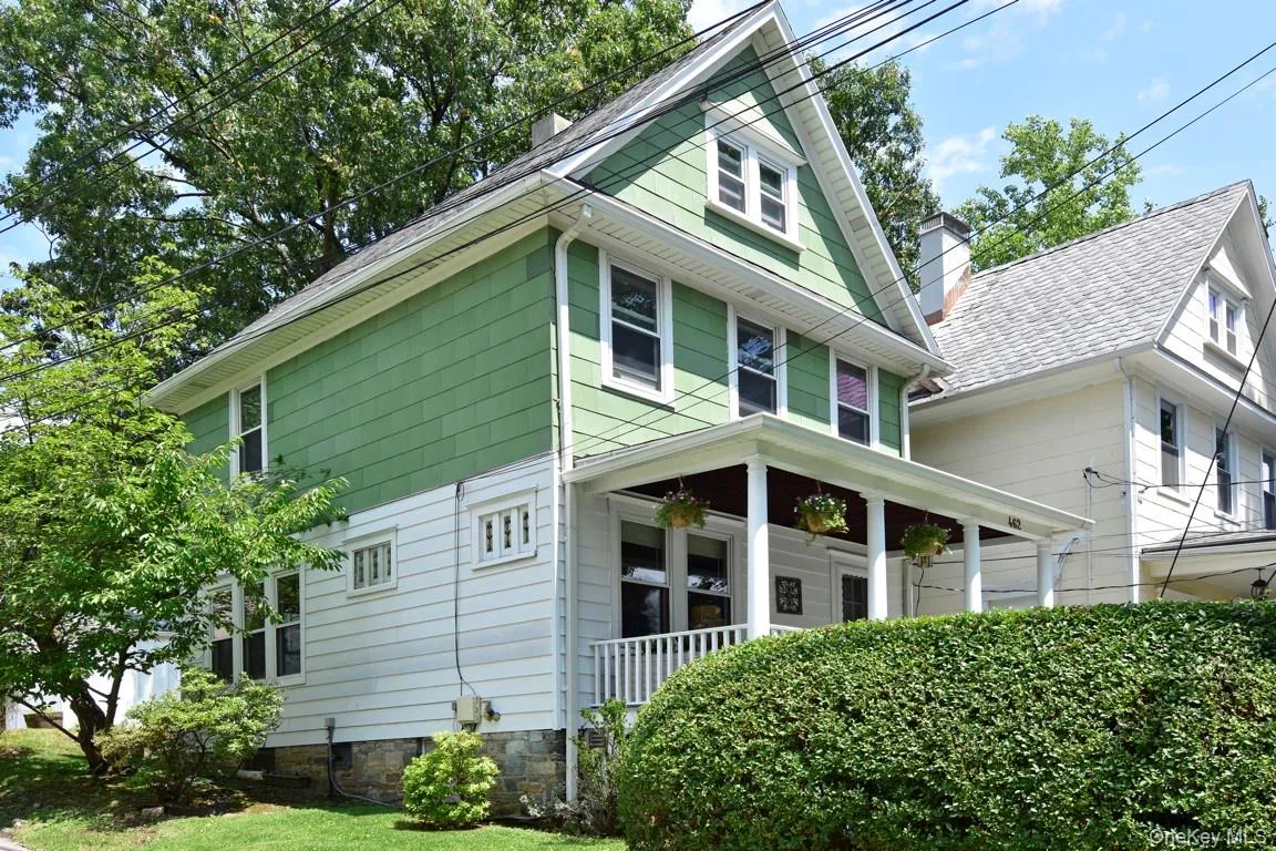 A 5-bedroom Victorian home built in 1914. A 5-bedroom Victorian home built in 1914.