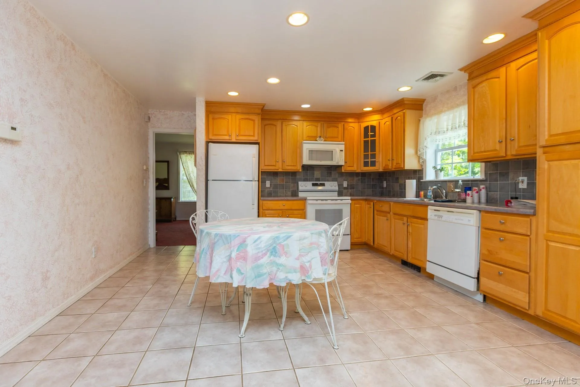 41 Old Farm Road, East Fishkill, NY, 3 Bedrooms Bedrooms, 8 Rooms Rooms,3 BathroomsBathrooms,Residential,For Rent,Old Farm,0,1008281 41 Old Farm Road, East Fishkill, NY, 3 Bedrooms Bedrooms, 8 Rooms Rooms,3 BathroomsBathrooms,Residential,For Rent,Old Farm,0,1008281