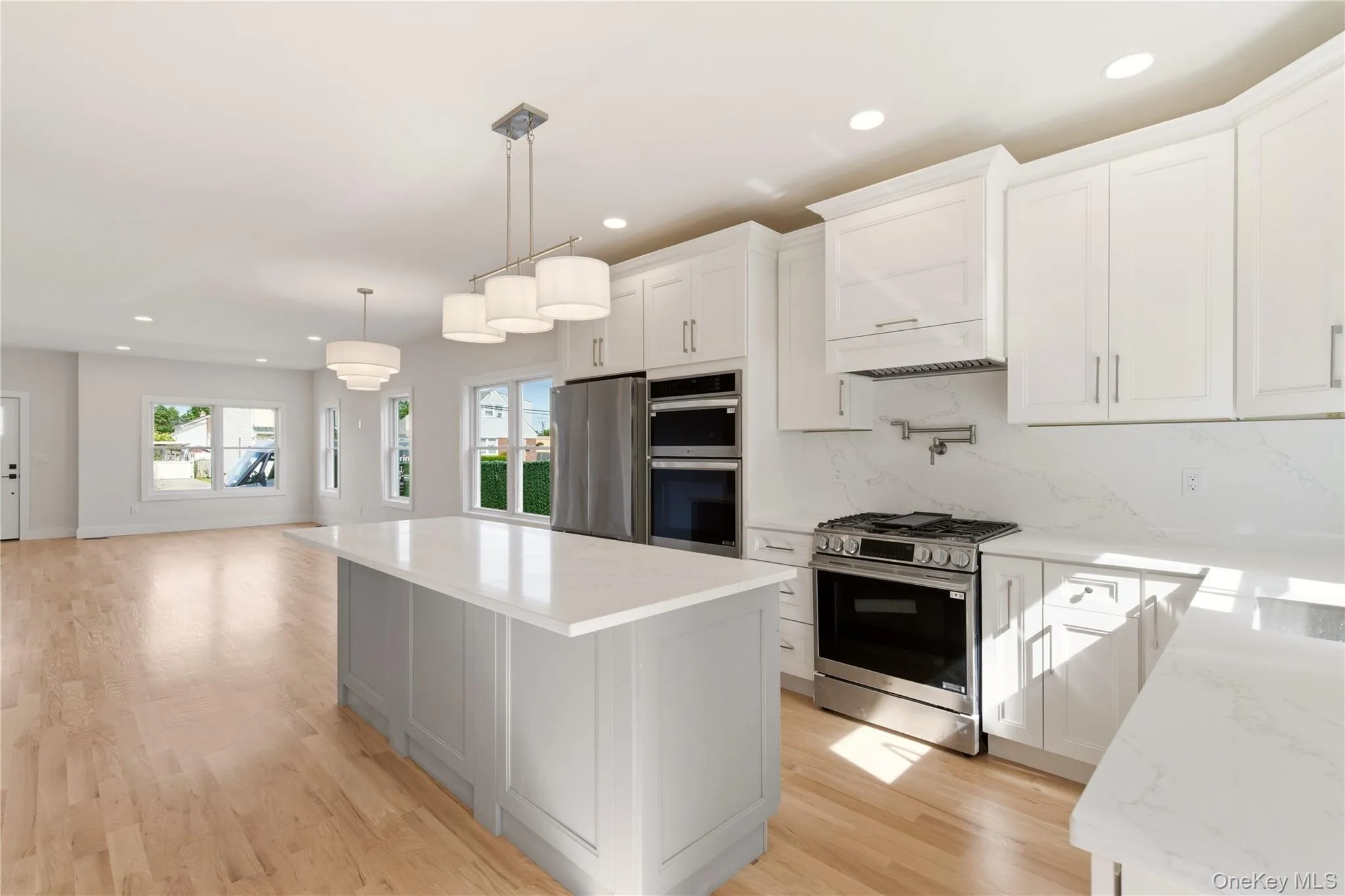 13 Evelyn Avenue, North Hempstead, NY, 4 Bedrooms Bedrooms, 7 Rooms Rooms,3 BathroomsBathrooms,Residential,For Rent,Evelyn,0,1008283 13 Evelyn Avenue, North Hempstead, NY, 4 Bedrooms Bedrooms, 7 Rooms Rooms,3 BathroomsBathrooms,Residential,For Rent,Evelyn,0,1008283