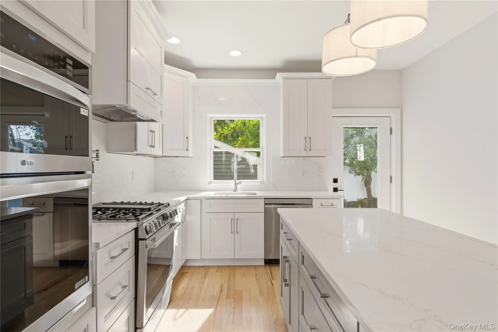 13 Evelyn Avenue, North Hempstead, NY, 4 Bedrooms Bedrooms, 7 Rooms Rooms,3 BathroomsBathrooms,Residential,For Rent,Evelyn,0,1008283 13 Evelyn Avenue, North Hempstead, NY, 4 Bedrooms Bedrooms, 7 Rooms Rooms,3 BathroomsBathrooms,Residential,For Rent,Evelyn,0,1008283
