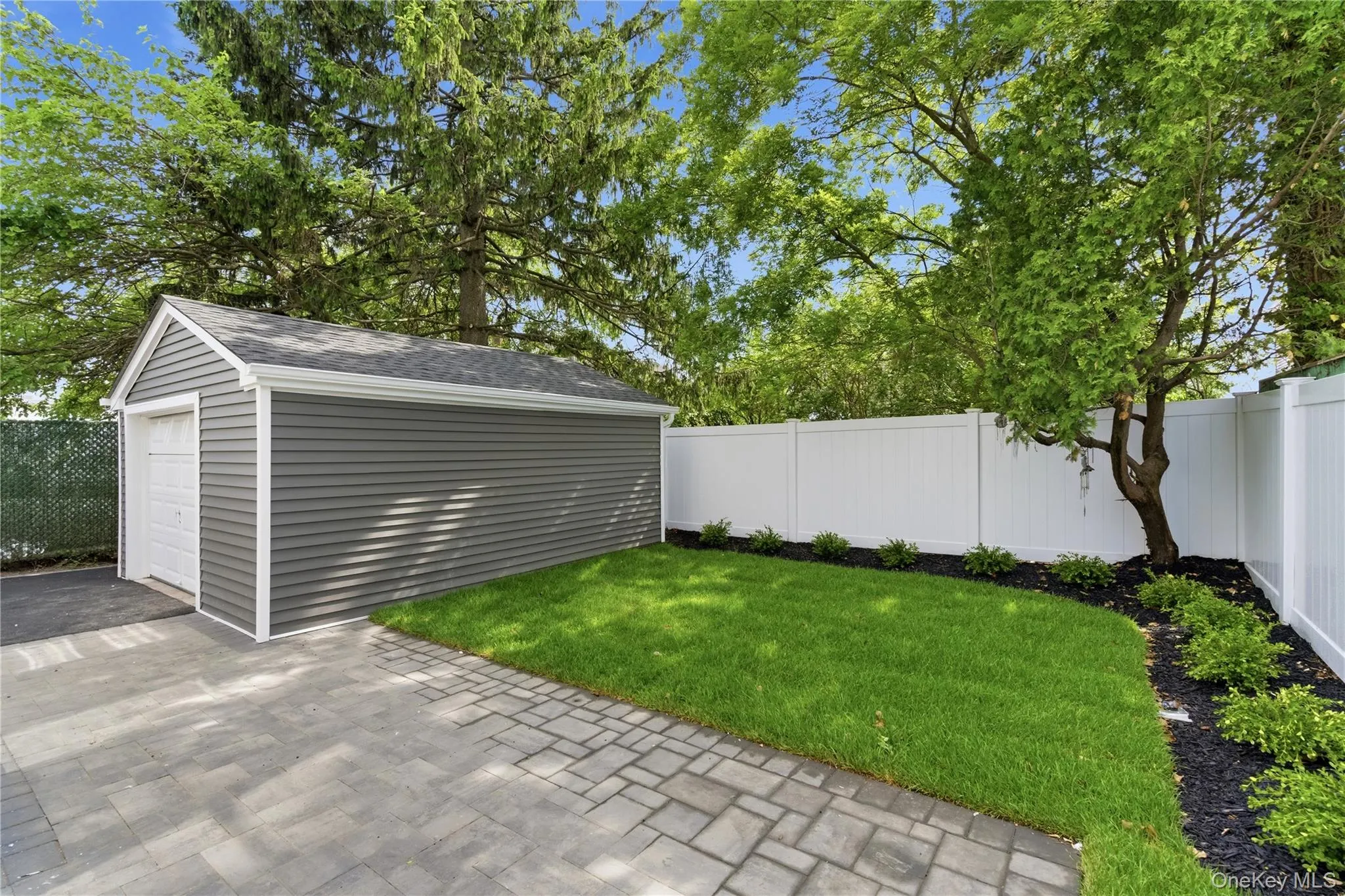 13 Evelyn Avenue, North Hempstead, NY, 4 Bedrooms Bedrooms, 7 Rooms Rooms,3 BathroomsBathrooms,Residential,For Rent,Evelyn,0,1008283 13 Evelyn Avenue, North Hempstead, NY, 4 Bedrooms Bedrooms, 7 Rooms Rooms,3 BathroomsBathrooms,Residential,For Rent,Evelyn,0,1008283