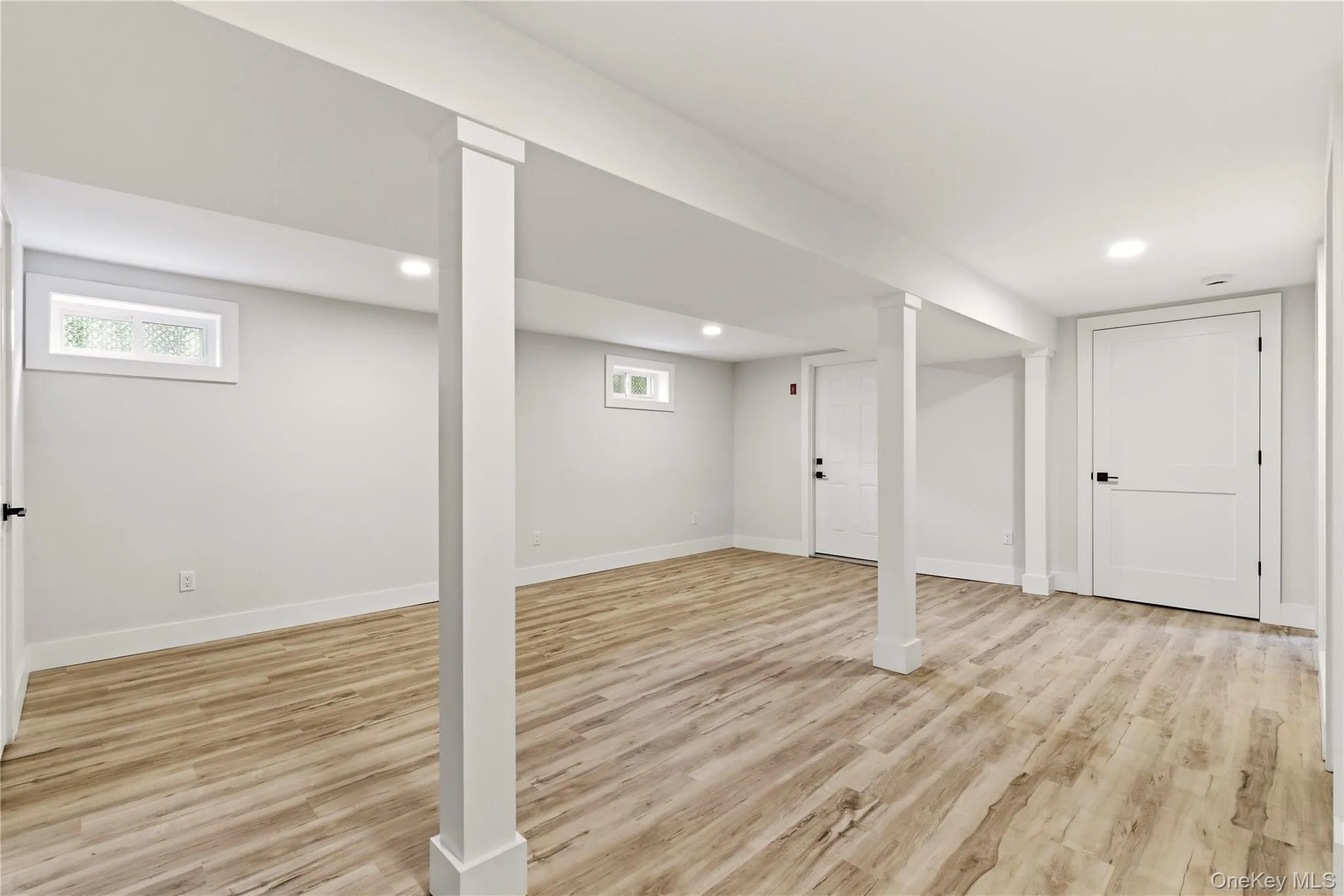 13 Evelyn Avenue, North Hempstead, NY, 4 Bedrooms Bedrooms, 7 Rooms Rooms,3 BathroomsBathrooms,Residential,For Rent,Evelyn,0,1008283 13 Evelyn Avenue, North Hempstead, NY, 4 Bedrooms Bedrooms, 7 Rooms Rooms,3 BathroomsBathrooms,Residential,For Rent,Evelyn,0,1008283