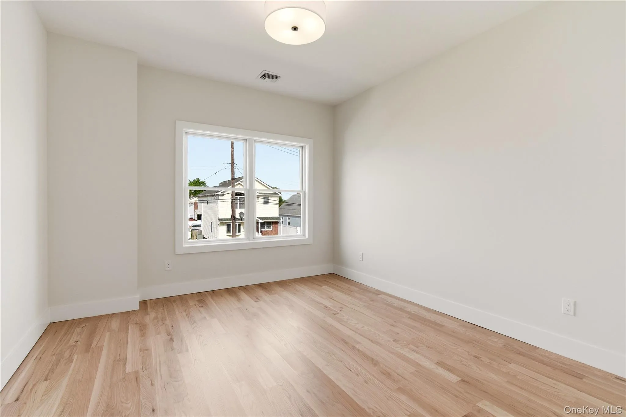 13 Evelyn Avenue, North Hempstead, NY, 4 Bedrooms Bedrooms, 7 Rooms Rooms,3 BathroomsBathrooms,Residential,For Rent,Evelyn,0,1008283 13 Evelyn Avenue, North Hempstead, NY, 4 Bedrooms Bedrooms, 7 Rooms Rooms,3 BathroomsBathrooms,Residential,For Rent,Evelyn,0,1008283