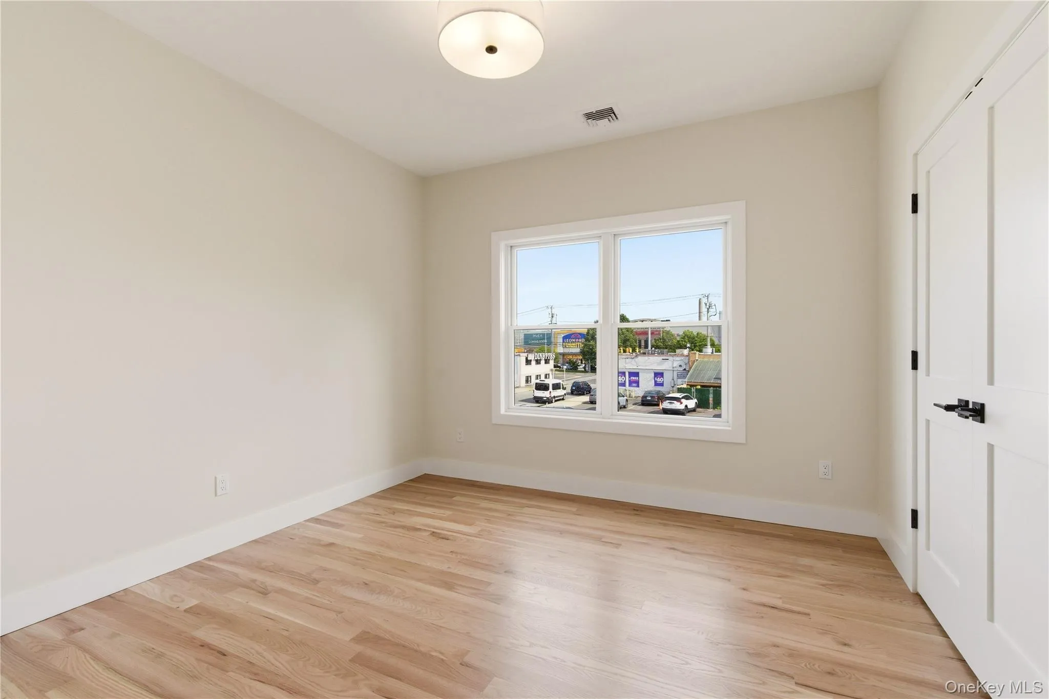 13 Evelyn Avenue, North Hempstead, NY, 4 Bedrooms Bedrooms, 7 Rooms Rooms,3 BathroomsBathrooms,Residential,For Rent,Evelyn,0,1008283 13 Evelyn Avenue, North Hempstead, NY, 4 Bedrooms Bedrooms, 7 Rooms Rooms,3 BathroomsBathrooms,Residential,For Rent,Evelyn,0,1008283