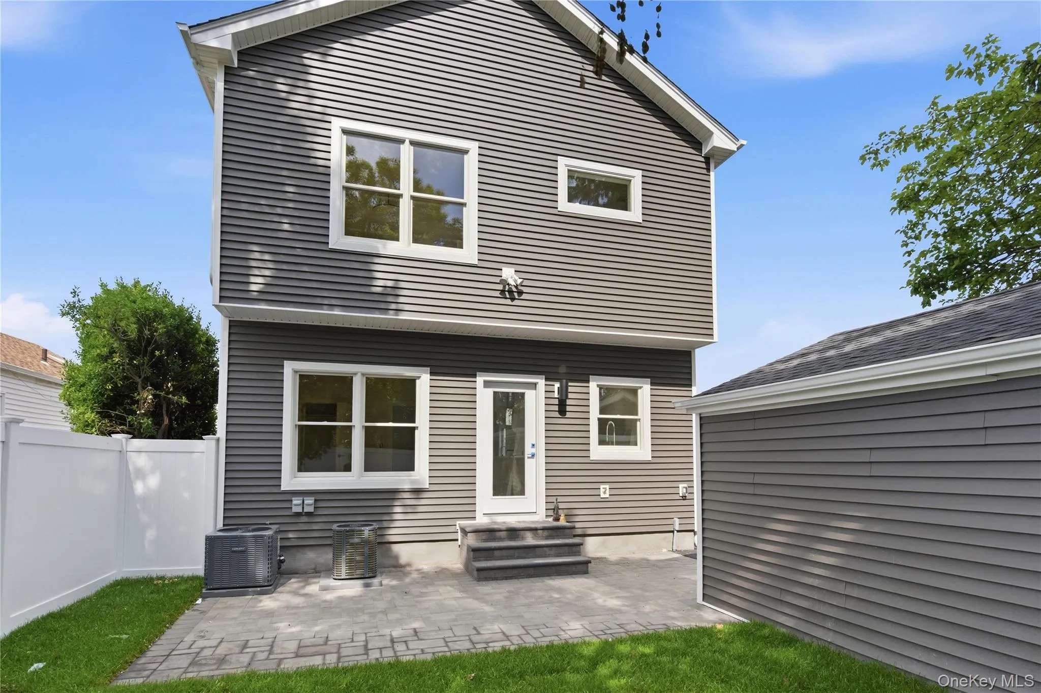13 Evelyn Avenue, North Hempstead, NY, 4 Bedrooms Bedrooms, 7 Rooms Rooms,3 BathroomsBathrooms,Residential,For Rent,Evelyn,0,1008283 13 Evelyn Avenue, North Hempstead, NY, 4 Bedrooms Bedrooms, 7 Rooms Rooms,3 BathroomsBathrooms,Residential,For Rent,Evelyn,0,1008283