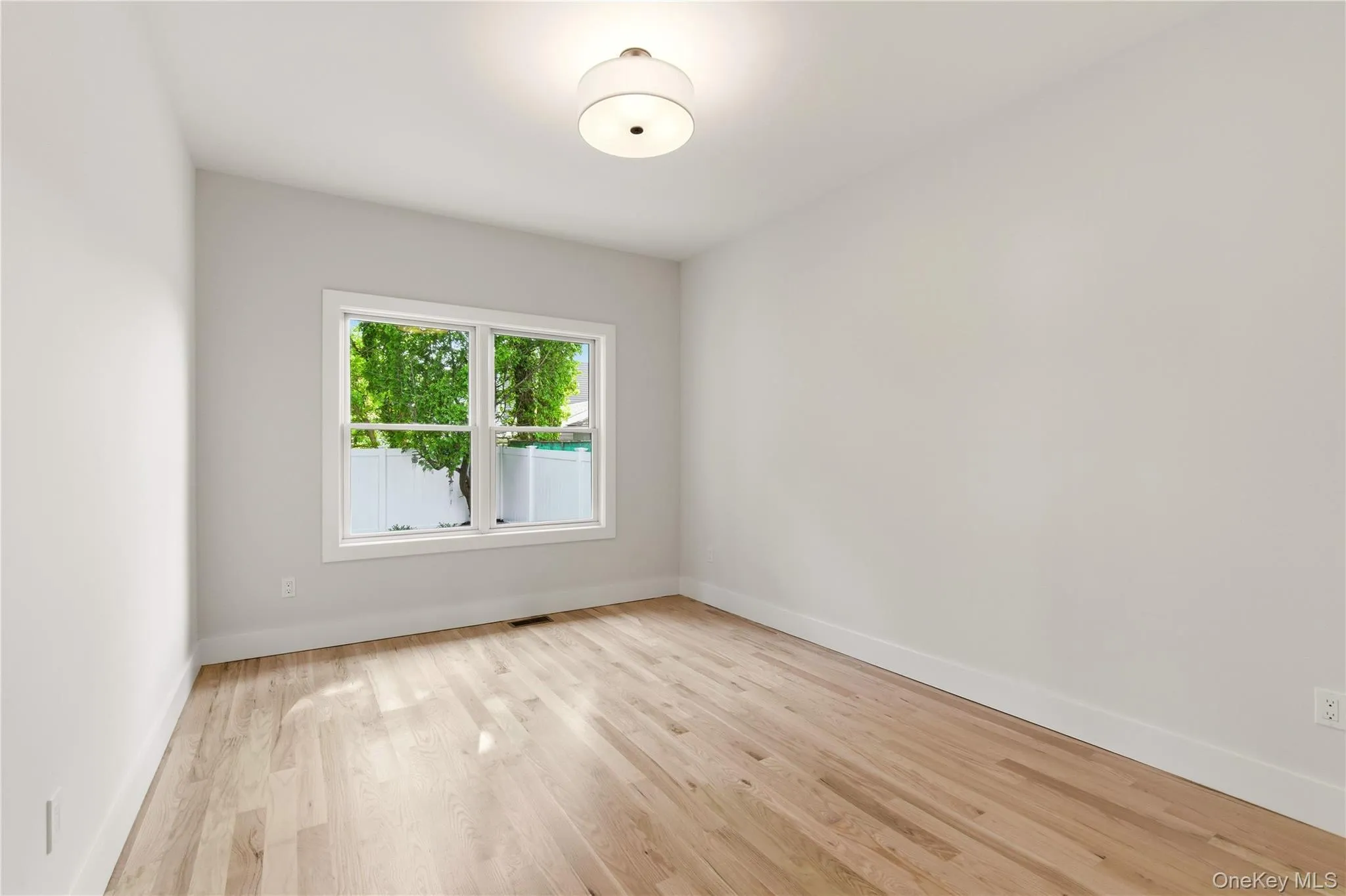 13 Evelyn Avenue, North Hempstead, NY, 4 Bedrooms Bedrooms, 7 Rooms Rooms,3 BathroomsBathrooms,Residential,For Rent,Evelyn,0,1008283 13 Evelyn Avenue, North Hempstead, NY, 4 Bedrooms Bedrooms, 7 Rooms Rooms,3 BathroomsBathrooms,Residential,For Rent,Evelyn,0,1008283