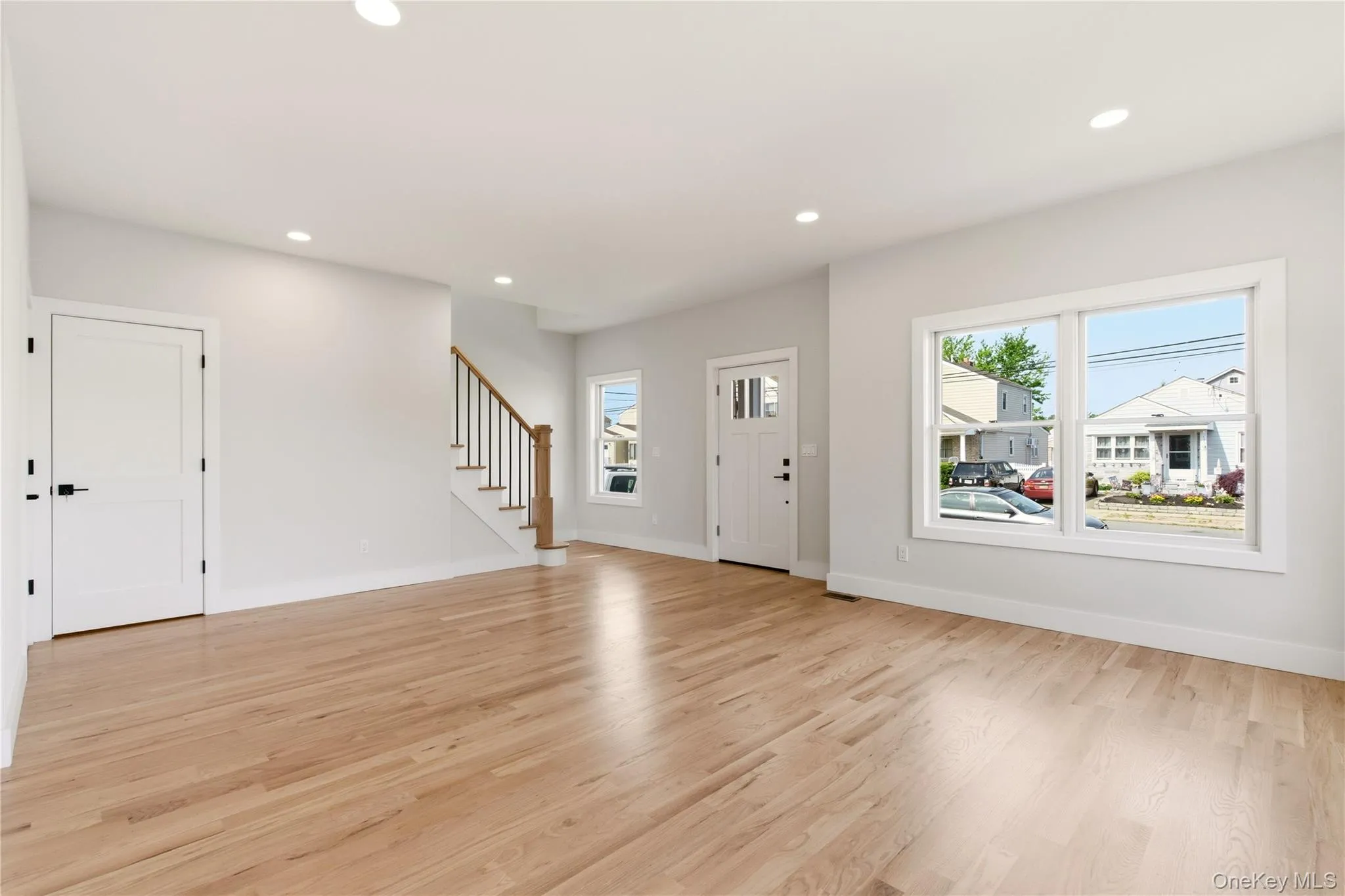 13 Evelyn Avenue, North Hempstead, NY, 4 Bedrooms Bedrooms, 7 Rooms Rooms,3 BathroomsBathrooms,Residential,For Rent,Evelyn,0,1008283 13 Evelyn Avenue, North Hempstead, NY, 4 Bedrooms Bedrooms, 7 Rooms Rooms,3 BathroomsBathrooms,Residential,For Rent,Evelyn,0,1008283