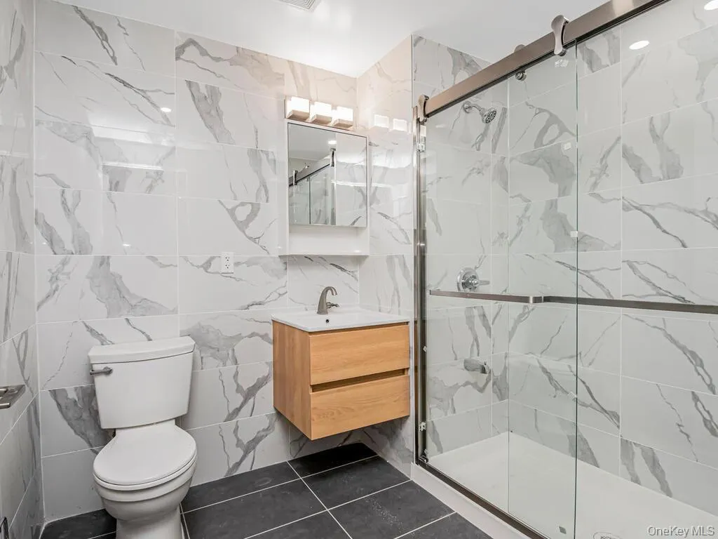 3641 johnson Avenue, New York, NY, 1 Bedroom Bedrooms, 3 Rooms Rooms,1 BathroomBathrooms,Residential Lease,For Rent,johnson,0,1008285 3641 johnson Avenue, New York, NY, 1 Bedroom Bedrooms, 3 Rooms Rooms,1 BathroomBathrooms,Residential Lease,For Rent,johnson,0,1008285