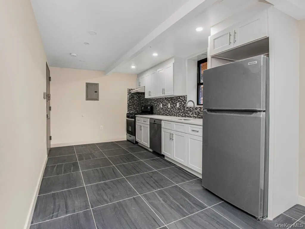 3641 johnson Avenue, New York, NY, 1 Bedroom Bedrooms, 3 Rooms Rooms,1 BathroomBathrooms,Residential Lease,For Rent,johnson,0,1008285 3641 johnson Avenue, New York, NY, 1 Bedroom Bedrooms, 3 Rooms Rooms,1 BathroomBathrooms,Residential Lease,For Rent,johnson,0,1008285