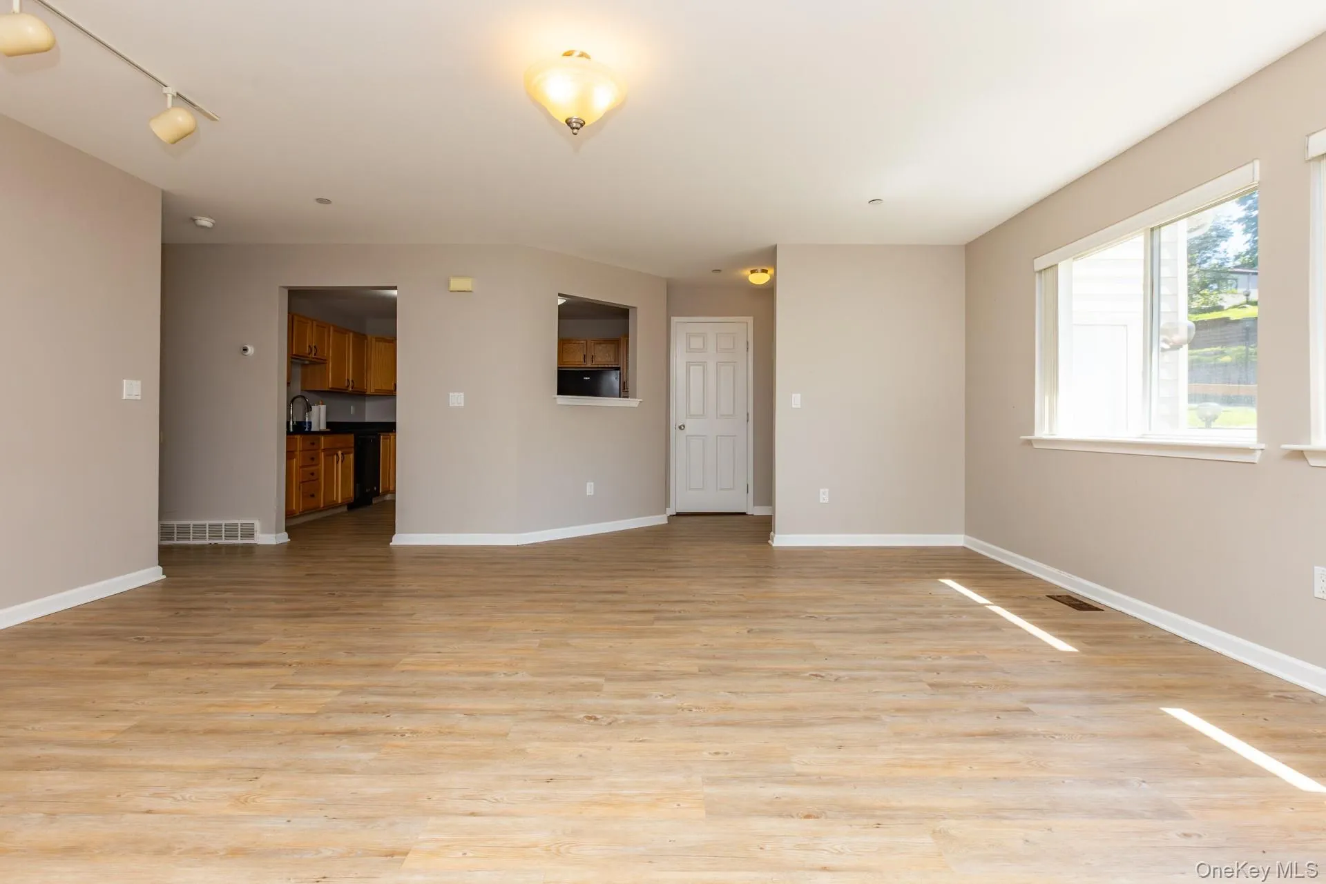202 Crystal Hill Lane, Poughkeepsie, NY, 2 Bedrooms Bedrooms, 6 Rooms Rooms,2 BathroomsBathrooms,Residential,For Rent,Crystal Hill,0,1008288 202 Crystal Hill Lane, Poughkeepsie, NY, 2 Bedrooms Bedrooms, 6 Rooms Rooms,2 BathroomsBathrooms,Residential,For Rent,Crystal Hill,0,1008288
