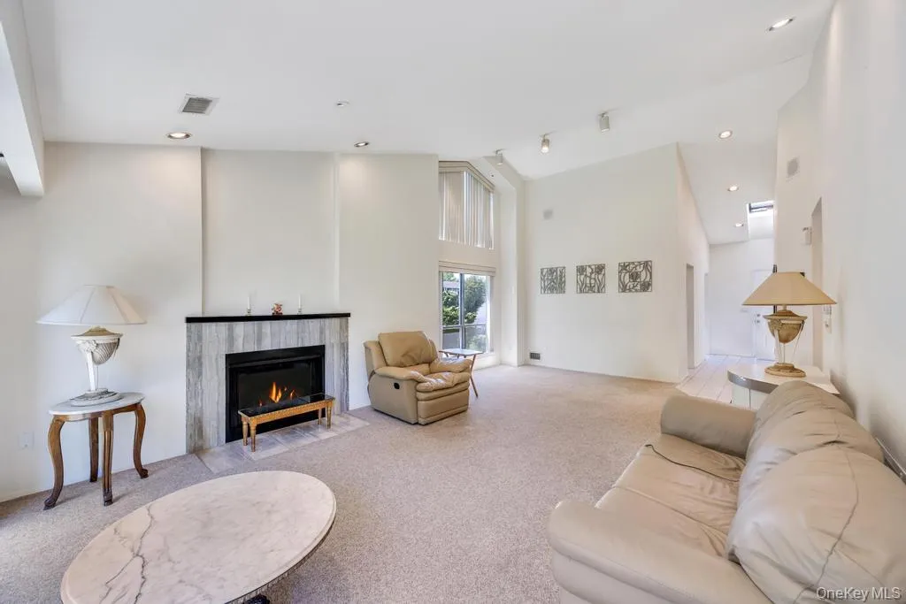 73 Pond Lane, Smithtown, NY, 2 Bedrooms Bedrooms, 6 Rooms Rooms,2 BathroomsBathrooms,Residential,For Rent,Pond,0,1008290 73 Pond Lane, Smithtown, NY, 2 Bedrooms Bedrooms, 6 Rooms Rooms,2 BathroomsBathrooms,Residential,For Rent,Pond,0,1008290