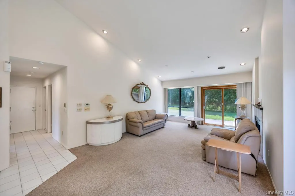 73 Pond Lane, Smithtown, NY, 2 Bedrooms Bedrooms, 6 Rooms Rooms,2 BathroomsBathrooms,Residential,For Rent,Pond,0,1008290 73 Pond Lane, Smithtown, NY, 2 Bedrooms Bedrooms, 6 Rooms Rooms,2 BathroomsBathrooms,Residential,For Rent,Pond,0,1008290