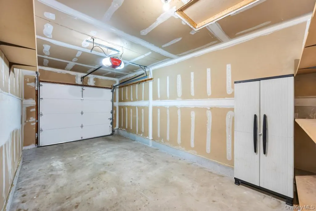73 Pond Lane, Smithtown, NY, 2 Bedrooms Bedrooms, 6 Rooms Rooms,2 BathroomsBathrooms,Residential,For Rent,Pond,0,1008290 73 Pond Lane, Smithtown, NY, 2 Bedrooms Bedrooms, 6 Rooms Rooms,2 BathroomsBathrooms,Residential,For Rent,Pond,0,1008290