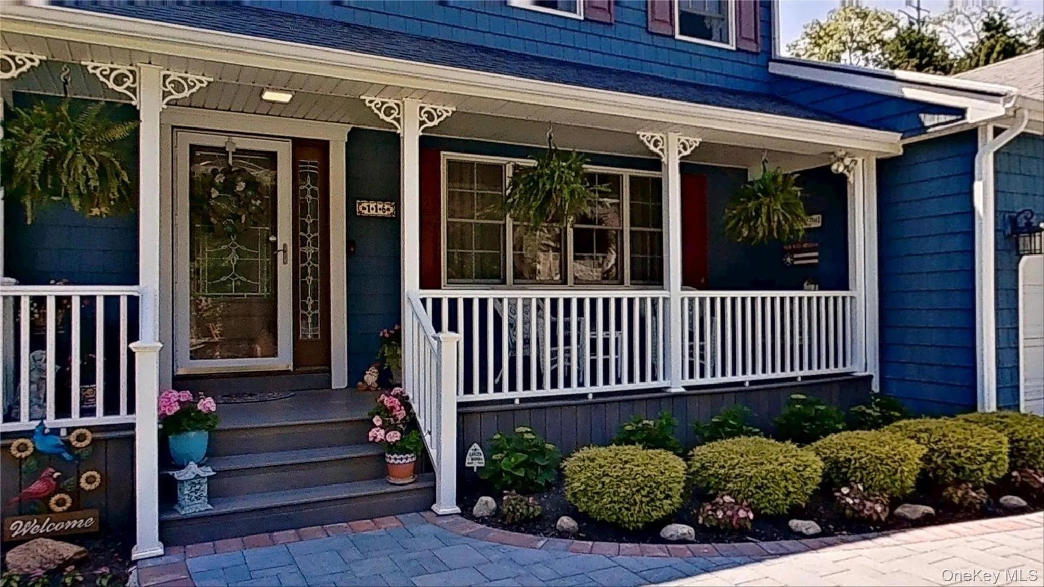 WELCOMING front porch! WELCOMING front porch!