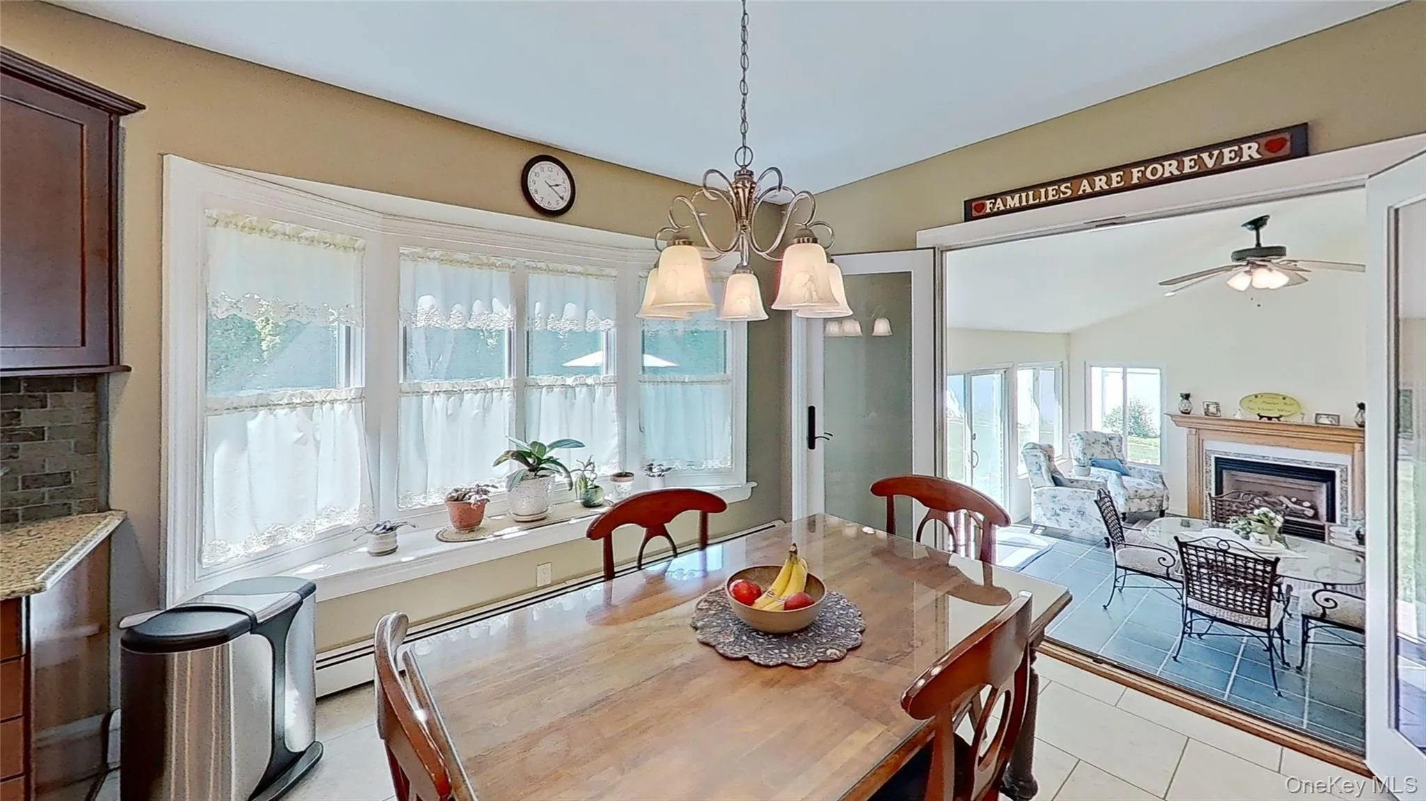 Lots of windows provide views and a great look to the eat in kitchen and sunroom areas! Lots of windows provide views and a great look to the eat in kitchen and sunroom areas!