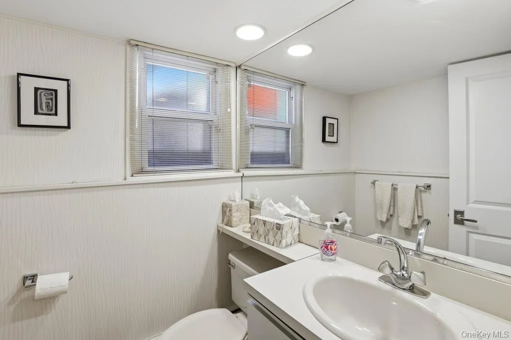 36 Harriet Drive, Oyster Bay, NY, 3 Bedrooms Bedrooms, 8 Rooms Rooms,2 BathroomsBathrooms,Residential,For Rent,Harriet,0,1008294 36 Harriet Drive, Oyster Bay, NY, 3 Bedrooms Bedrooms, 8 Rooms Rooms,2 BathroomsBathrooms,Residential,For Rent,Harriet,0,1008294