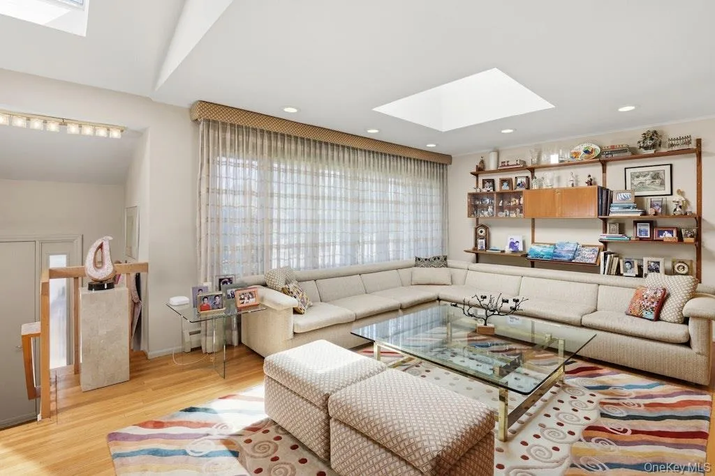36 Harriet Drive, Oyster Bay, NY, 3 Bedrooms Bedrooms, 8 Rooms Rooms,2 BathroomsBathrooms,Residential,For Rent,Harriet,0,1008294 36 Harriet Drive, Oyster Bay, NY, 3 Bedrooms Bedrooms, 8 Rooms Rooms,2 BathroomsBathrooms,Residential,For Rent,Harriet,0,1008294