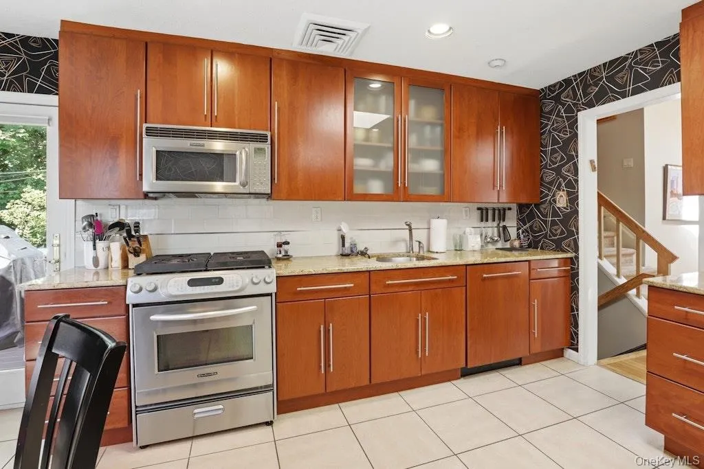 36 Harriet Drive, Oyster Bay, NY, 3 Bedrooms Bedrooms, 8 Rooms Rooms,2 BathroomsBathrooms,Residential,For Rent,Harriet,0,1008294 36 Harriet Drive, Oyster Bay, NY, 3 Bedrooms Bedrooms, 8 Rooms Rooms,2 BathroomsBathrooms,Residential,For Rent,Harriet,0,1008294