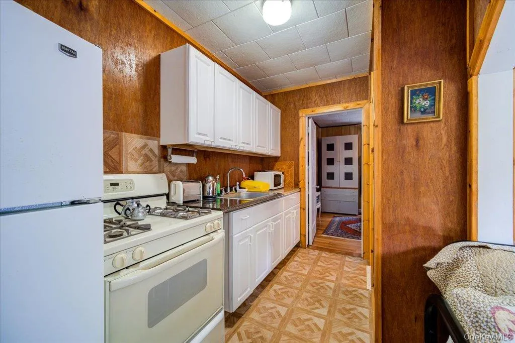 19 Nature Way, Thompson, NY, 3 Bedrooms Bedrooms, 7 Rooms Rooms,2 BathroomsBathrooms,Residential,For Rent,Nature,0,1008296 19 Nature Way, Thompson, NY, 3 Bedrooms Bedrooms, 7 Rooms Rooms,2 BathroomsBathrooms,Residential,For Rent,Nature,0,1008296