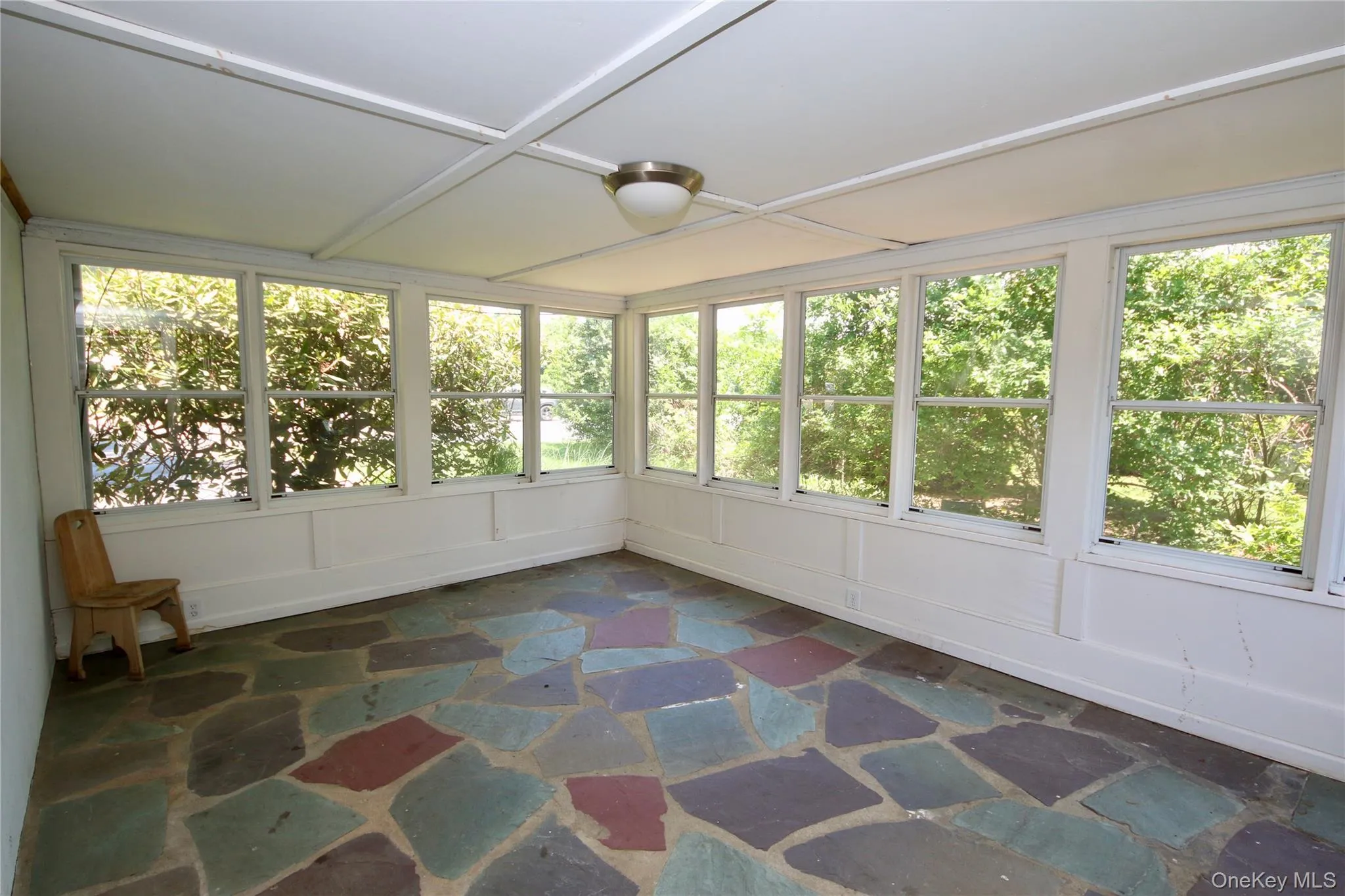 Adorable porch! Adorable porch!