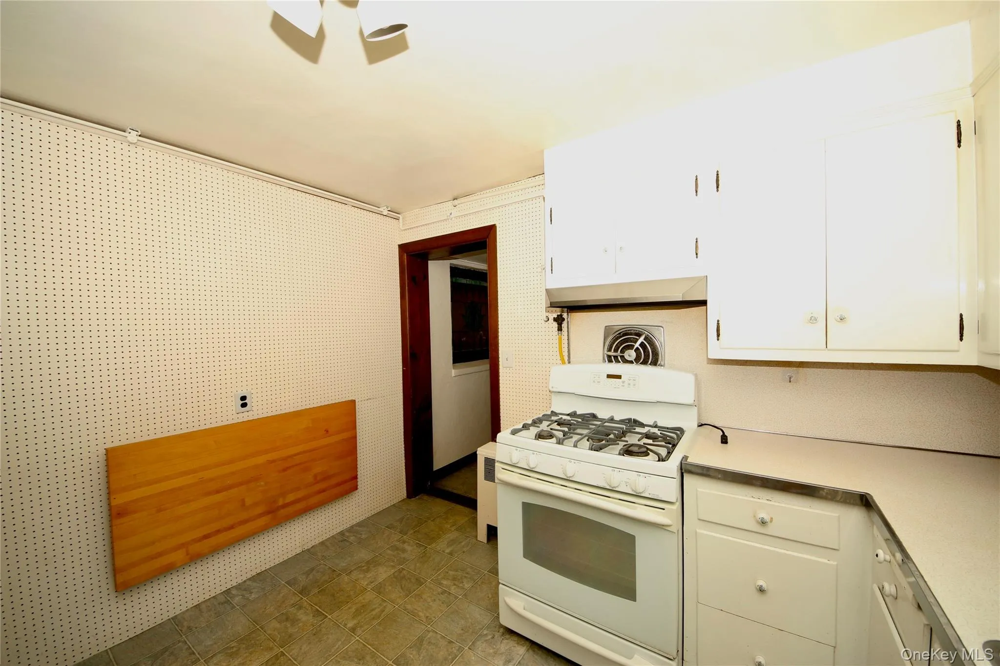 69 Dogwood Road, Huntington, NY, 4 Bedrooms Bedrooms, 7 Rooms Rooms,2 BathroomsBathrooms,Residential,For Rent,Dogwood,0,1008304 69 Dogwood Road, Huntington, NY, 4 Bedrooms Bedrooms, 7 Rooms Rooms,2 BathroomsBathrooms,Residential,For Rent,Dogwood,0,1008304