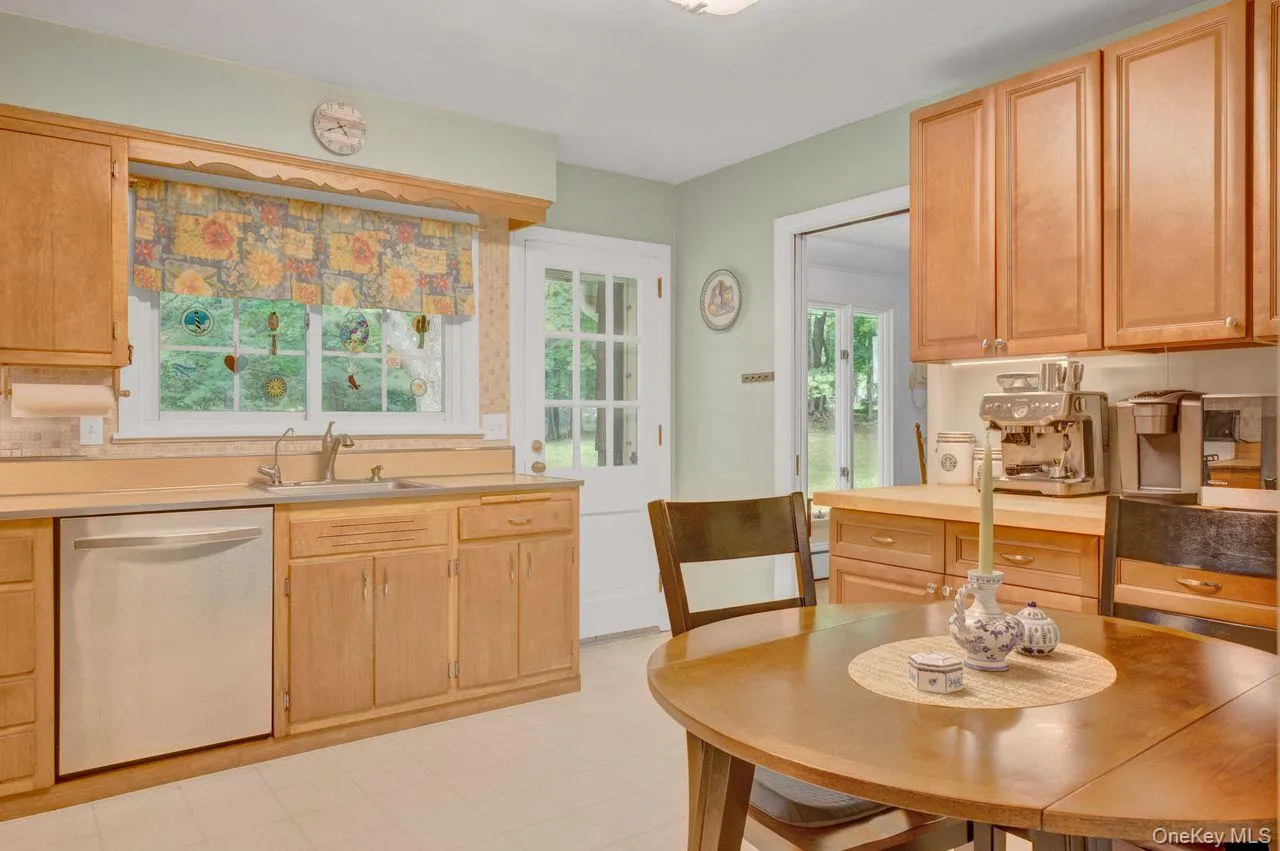 10 Linda Drive, Ramapo, NY, 5 Bedrooms Bedrooms, 9 Rooms Rooms,2 BathroomsBathrooms,Residential,For Rent,Linda,0,1008305 10 Linda Drive, Ramapo, NY, 5 Bedrooms Bedrooms, 9 Rooms Rooms,2 BathroomsBathrooms,Residential,For Rent,Linda,0,1008305