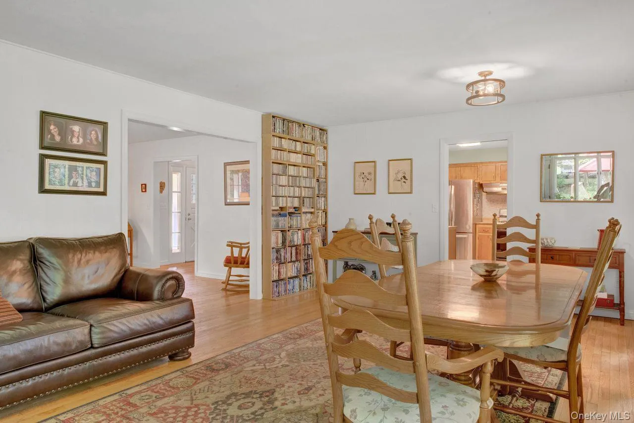 10 Linda Drive, Ramapo, NY, 5 Bedrooms Bedrooms, 9 Rooms Rooms,2 BathroomsBathrooms,Residential,For Rent,Linda,0,1008305 10 Linda Drive, Ramapo, NY, 5 Bedrooms Bedrooms, 9 Rooms Rooms,2 BathroomsBathrooms,Residential,For Rent,Linda,0,1008305