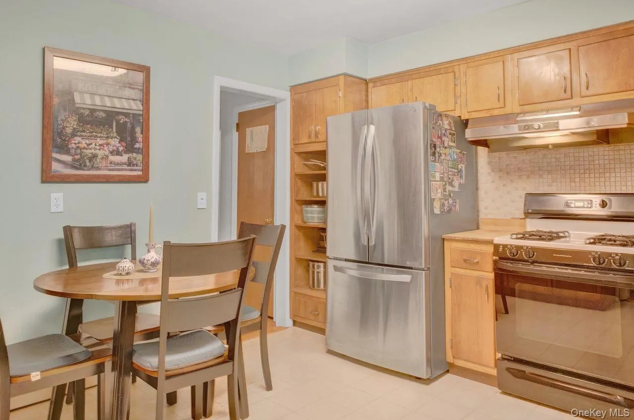 10 Linda Drive, Ramapo, NY, 5 Bedrooms Bedrooms, 9 Rooms Rooms,2 BathroomsBathrooms,Residential,For Rent,Linda,0,1008305 10 Linda Drive, Ramapo, NY, 5 Bedrooms Bedrooms, 9 Rooms Rooms,2 BathroomsBathrooms,Residential,For Rent,Linda,0,1008305