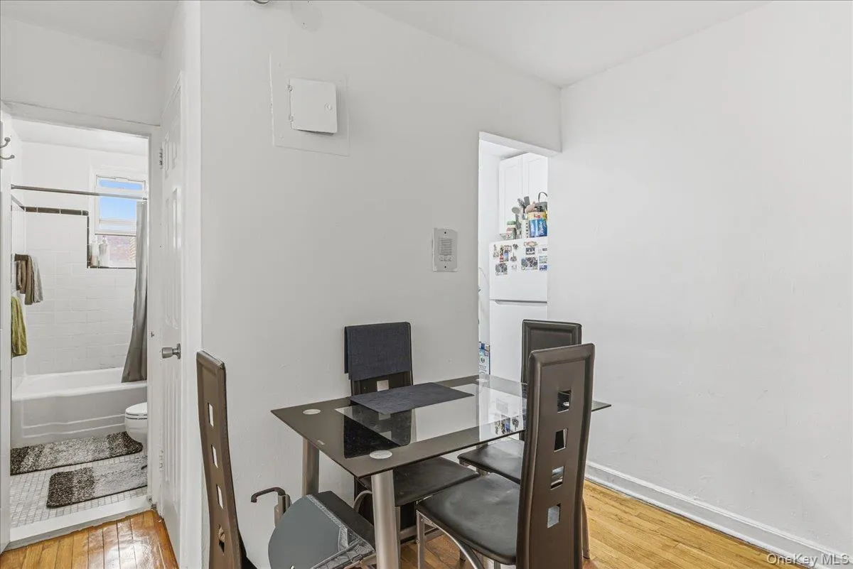 62-59 108th Street, New York, NY, 3 Rooms Rooms,1 BathroomBathrooms,Residential,For Rent,108th,0,1008306 62-59 108th Street, New York, NY, 3 Rooms Rooms,1 BathroomBathrooms,Residential,For Rent,108th,0,1008306