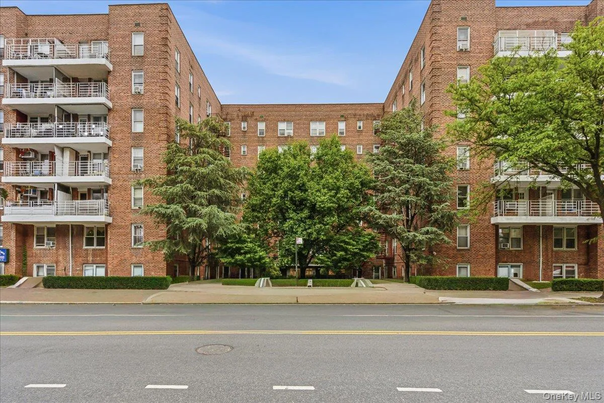 62-59 108th Street, New York, NY, 3 Rooms Rooms,1 BathroomBathrooms,Residential,For Rent,108th,0,1008306 62-59 108th Street, New York, NY, 3 Rooms Rooms,1 BathroomBathrooms,Residential,For Rent,108th,0,1008306