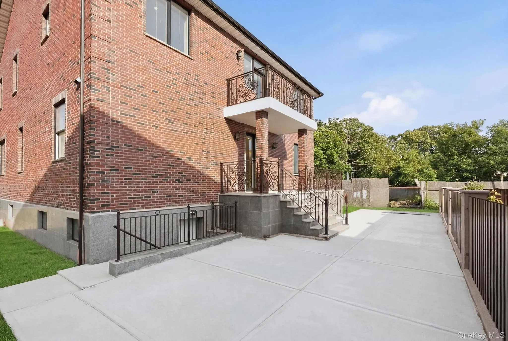 19412 Dunton Avenue, New York, NY, 5 Bedrooms Bedrooms, 11 Rooms Rooms,4 BathroomsBathrooms,Residential,For Rent,Dunton,0,1008309 19412 Dunton Avenue, New York, NY, 5 Bedrooms Bedrooms, 11 Rooms Rooms,4 BathroomsBathrooms,Residential,For Rent,Dunton,0,1008309