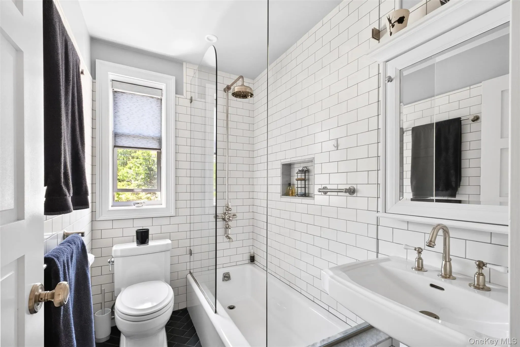 305 Sixth Avenue, Pelham, NY, 2 Bedrooms Bedrooms, 5 Rooms Rooms,1 BathroomBathrooms,Residential,For Rent,Sixth,0,1008312 305 Sixth Avenue, Pelham, NY, 2 Bedrooms Bedrooms, 5 Rooms Rooms,1 BathroomBathrooms,Residential,For Rent,Sixth,0,1008312