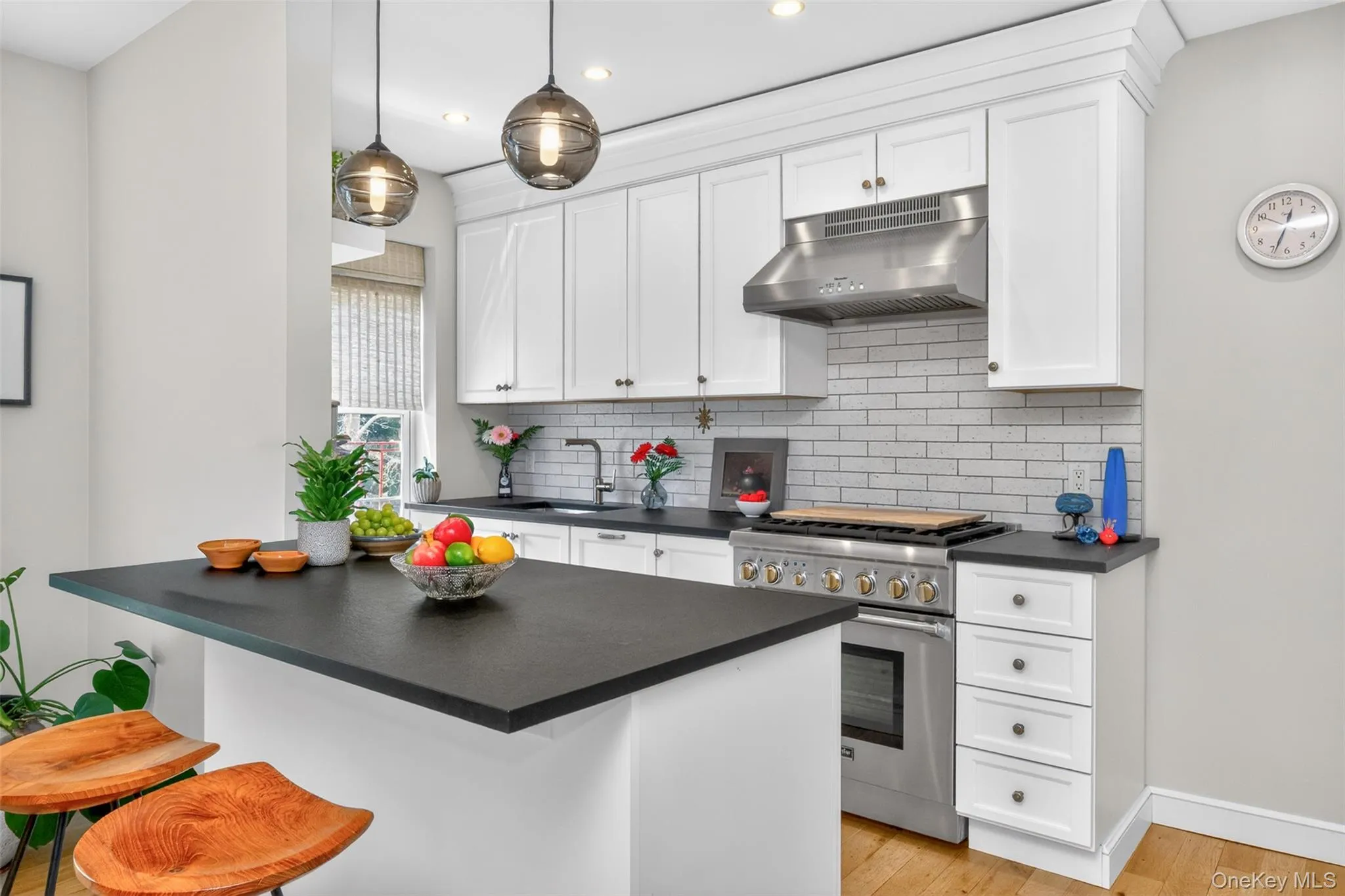 305 Sixth Avenue, Pelham, NY, 2 Bedrooms Bedrooms, 5 Rooms Rooms,1 BathroomBathrooms,Residential,For Rent,Sixth,0,1008312 305 Sixth Avenue, Pelham, NY, 2 Bedrooms Bedrooms, 5 Rooms Rooms,1 BathroomBathrooms,Residential,For Rent,Sixth,0,1008312