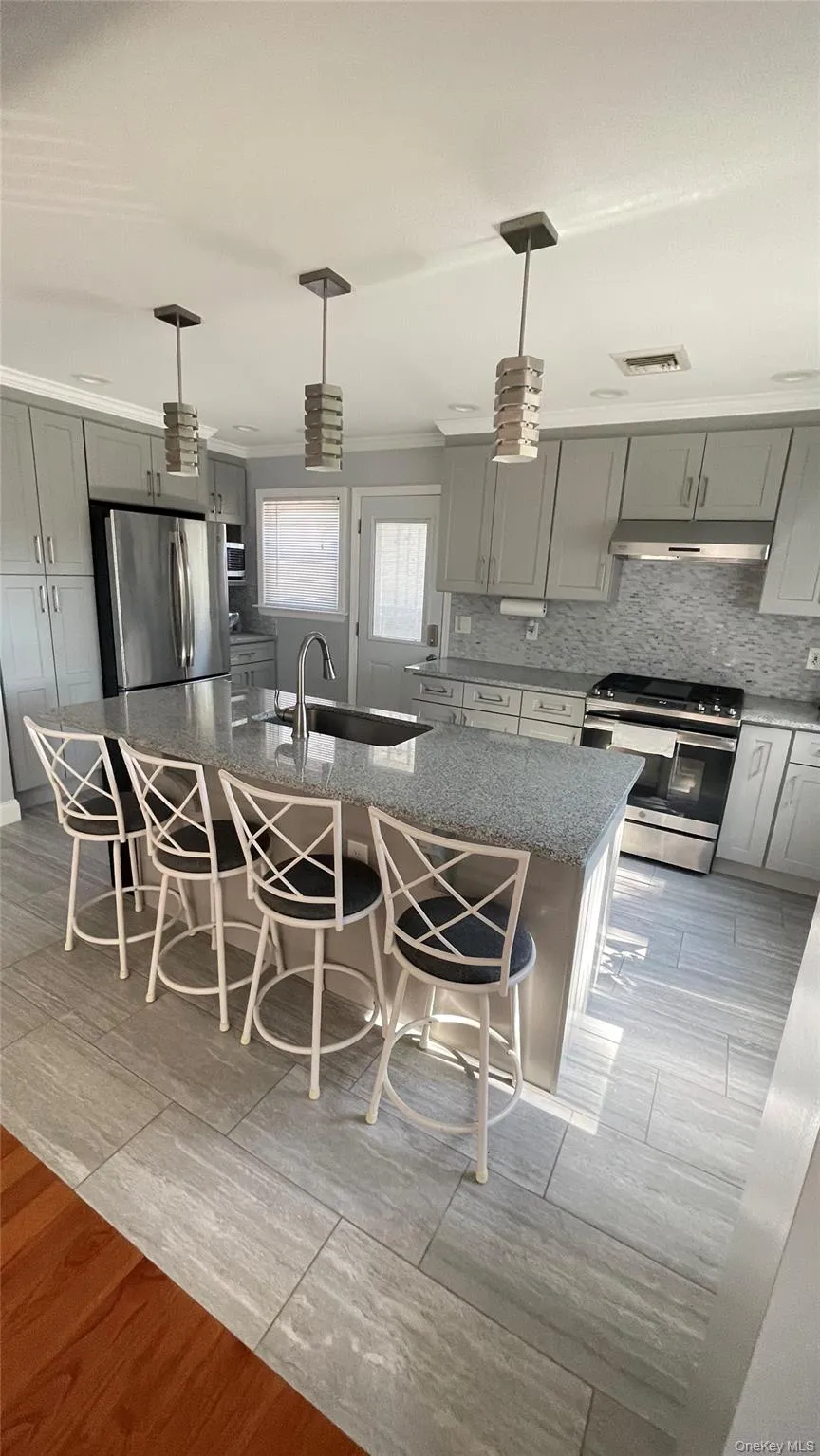8015 260th Street, New York, NY, 4 Bedrooms Bedrooms, 10 Rooms Rooms,3 BathroomsBathrooms,Residential Lease,For Rent,260th,0,1008315 8015 260th Street, New York, NY, 4 Bedrooms Bedrooms, 10 Rooms Rooms,3 BathroomsBathrooms,Residential Lease,For Rent,260th,0,1008315