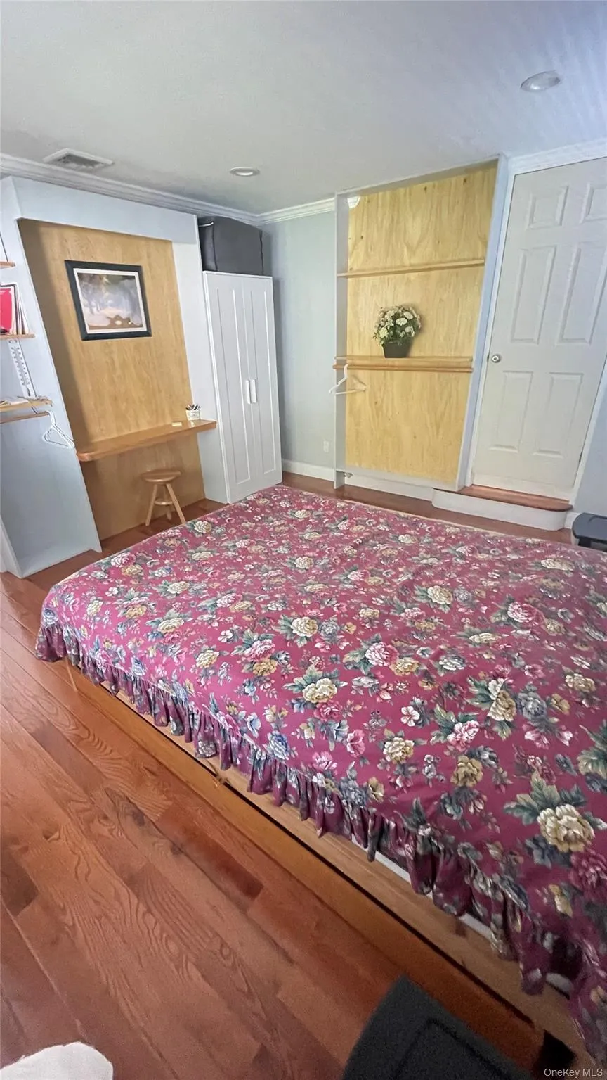 8015 260th Street, New York, NY, 4 Bedrooms Bedrooms, 10 Rooms Rooms,3 BathroomsBathrooms,Residential Lease,For Rent,260th,0,1008315 8015 260th Street, New York, NY, 4 Bedrooms Bedrooms, 10 Rooms Rooms,3 BathroomsBathrooms,Residential Lease,For Rent,260th,0,1008315