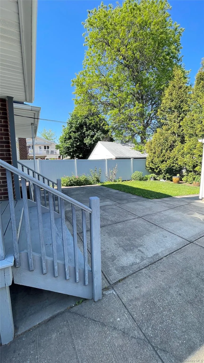 8015 260th Street, New York, NY, 4 Bedrooms Bedrooms, 10 Rooms Rooms,3 BathroomsBathrooms,Residential Lease,For Rent,260th,0,1008315 8015 260th Street, New York, NY, 4 Bedrooms Bedrooms, 10 Rooms Rooms,3 BathroomsBathrooms,Residential Lease,For Rent,260th,0,1008315