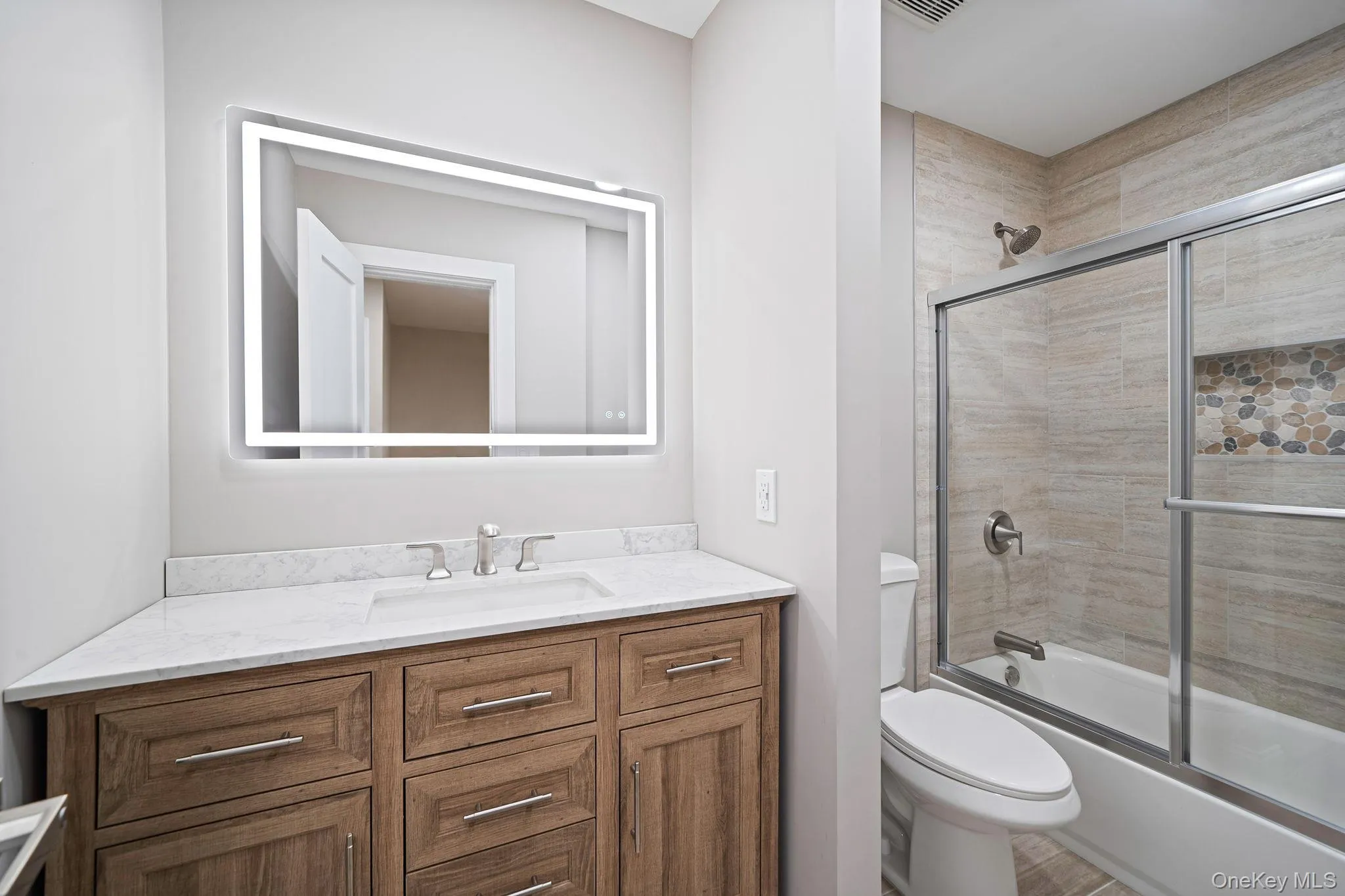 17 Bartlett, Brookhaven, NY, 3 Bedrooms Bedrooms, 6 Rooms Rooms,1 BathroomBathrooms,Residential Lease,For Rent,Bartlett,0,1008321 17 Bartlett, Brookhaven, NY, 3 Bedrooms Bedrooms, 6 Rooms Rooms,1 BathroomBathrooms,Residential Lease,For Rent,Bartlett,0,1008321