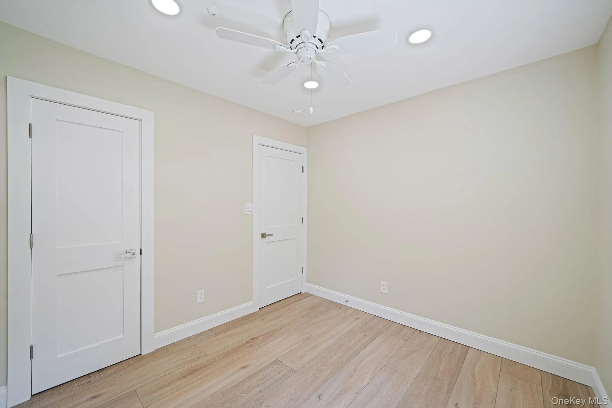 17 Bartlett, Brookhaven, NY, 3 Bedrooms Bedrooms, 6 Rooms Rooms,1 BathroomBathrooms,Residential Lease,For Rent,Bartlett,0,1008321 17 Bartlett, Brookhaven, NY, 3 Bedrooms Bedrooms, 6 Rooms Rooms,1 BathroomBathrooms,Residential Lease,For Rent,Bartlett,0,1008321