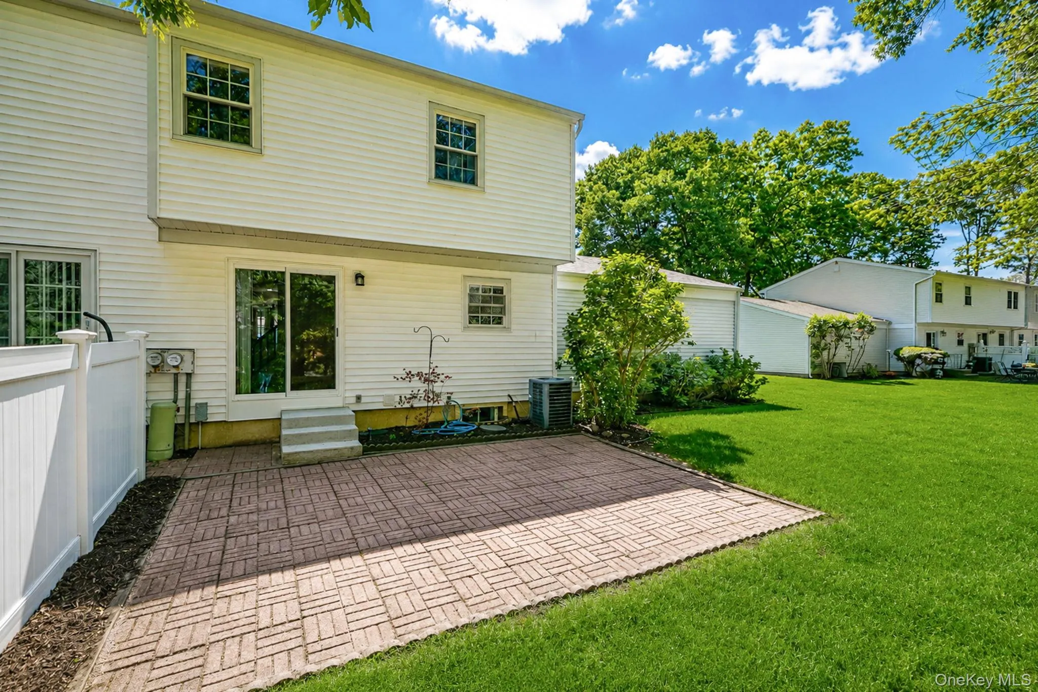 17 Bartlett, Brookhaven, NY, 3 Bedrooms Bedrooms, 6 Rooms Rooms,1 BathroomBathrooms,Residential Lease,For Rent,Bartlett,0,1008321 17 Bartlett, Brookhaven, NY, 3 Bedrooms Bedrooms, 6 Rooms Rooms,1 BathroomBathrooms,Residential Lease,For Rent,Bartlett,0,1008321