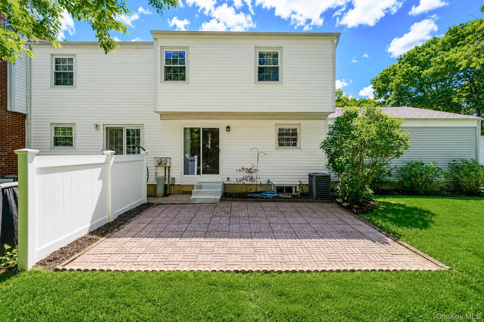 17 Bartlett, Brookhaven, NY, 3 Bedrooms Bedrooms, 6 Rooms Rooms,1 BathroomBathrooms,Residential Lease,For Rent,Bartlett,0,1008321 17 Bartlett, Brookhaven, NY, 3 Bedrooms Bedrooms, 6 Rooms Rooms,1 BathroomBathrooms,Residential Lease,For Rent,Bartlett,0,1008321