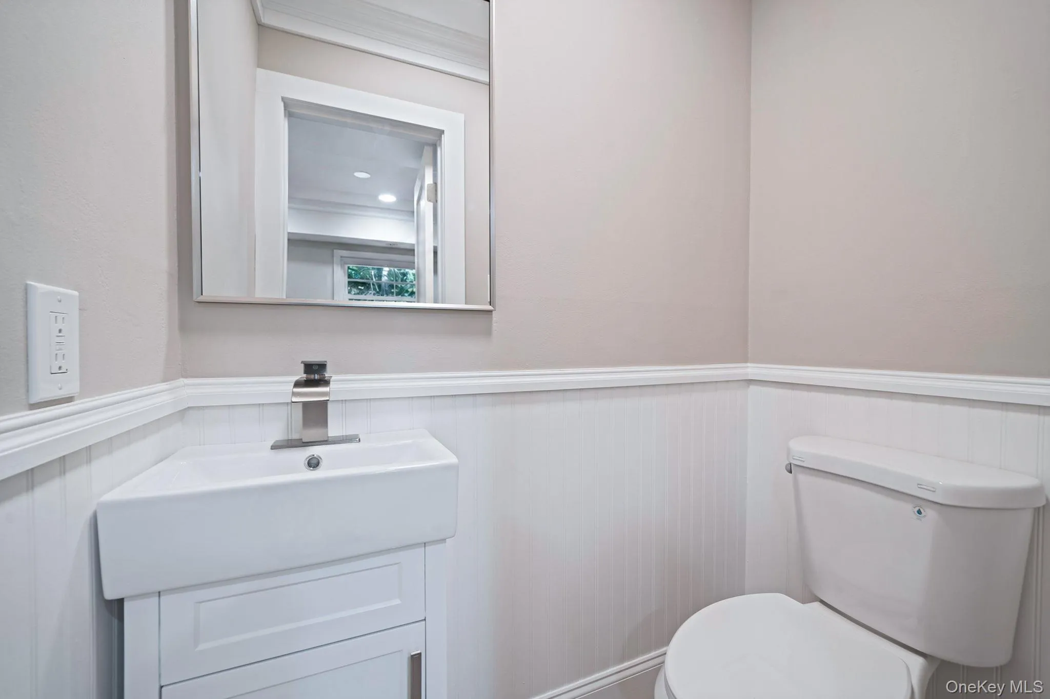 17 Bartlett, Brookhaven, NY, 3 Bedrooms Bedrooms, 6 Rooms Rooms,1 BathroomBathrooms,Residential Lease,For Rent,Bartlett,0,1008321 17 Bartlett, Brookhaven, NY, 3 Bedrooms Bedrooms, 6 Rooms Rooms,1 BathroomBathrooms,Residential Lease,For Rent,Bartlett,0,1008321