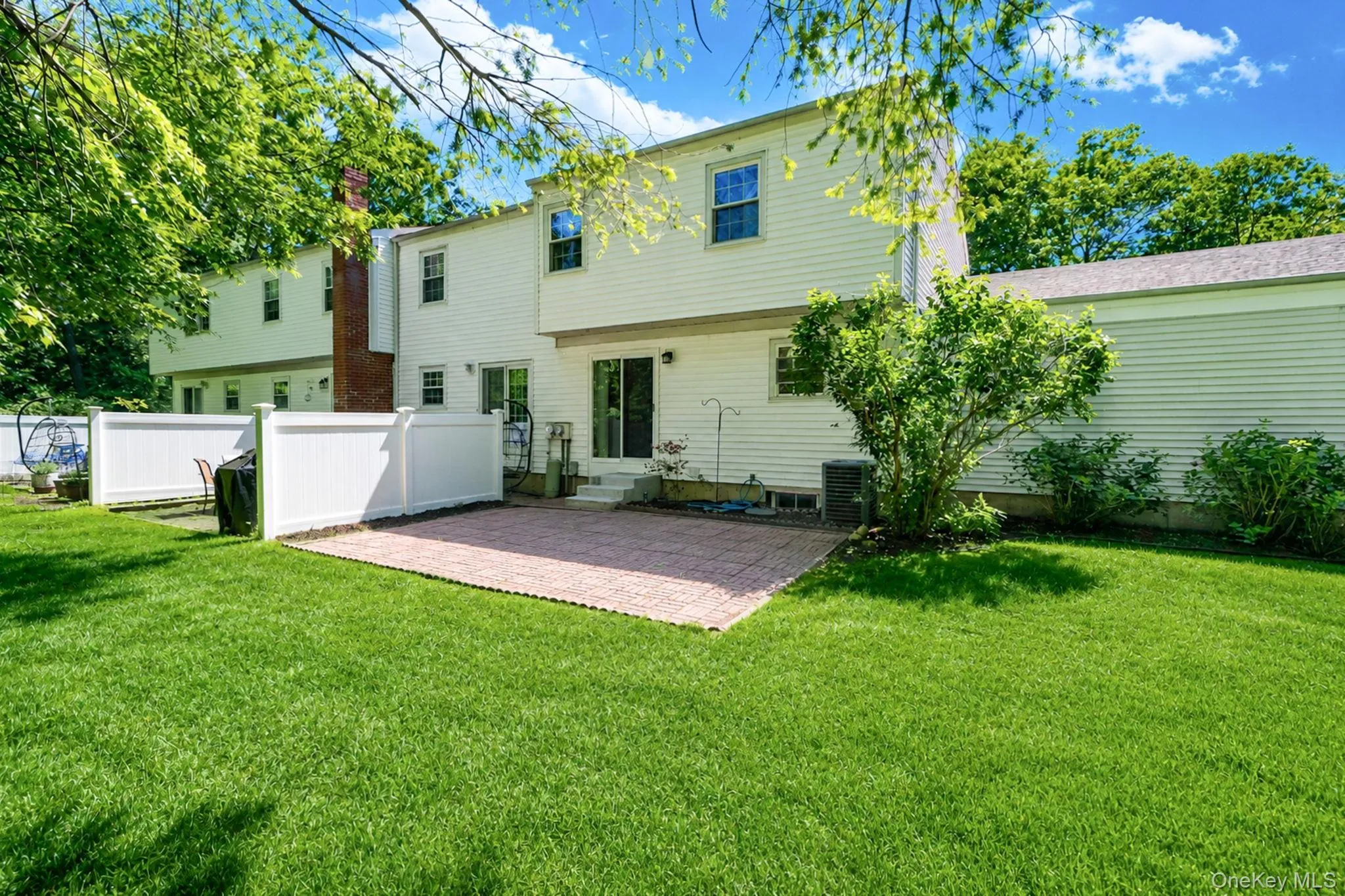17 Bartlett, Brookhaven, NY, 3 Bedrooms Bedrooms, 6 Rooms Rooms,1 BathroomBathrooms,Residential Lease,For Rent,Bartlett,0,1008321 17 Bartlett, Brookhaven, NY, 3 Bedrooms Bedrooms, 6 Rooms Rooms,1 BathroomBathrooms,Residential Lease,For Rent,Bartlett,0,1008321