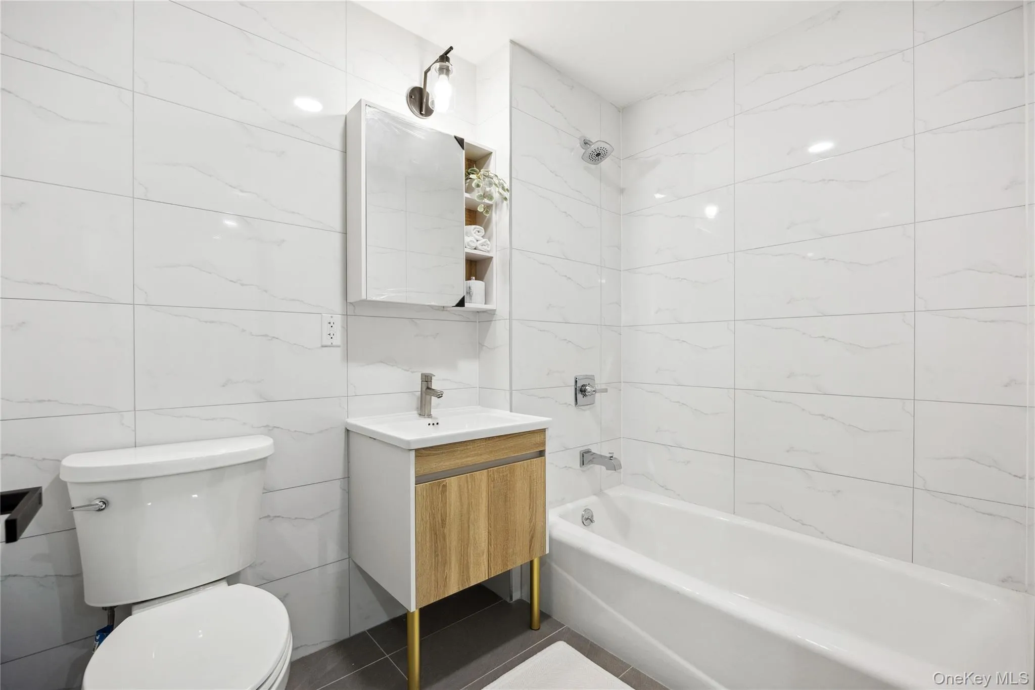 163-07 72nd Ave, New York, NY, 1 Bedroom Bedrooms, 4 Rooms Rooms,1 BathroomBathrooms,Residential,For Rent,72nd Ave,0,1008325 163-07 72nd Ave, New York, NY, 1 Bedroom Bedrooms, 4 Rooms Rooms,1 BathroomBathrooms,Residential,For Rent,72nd Ave,0,1008325