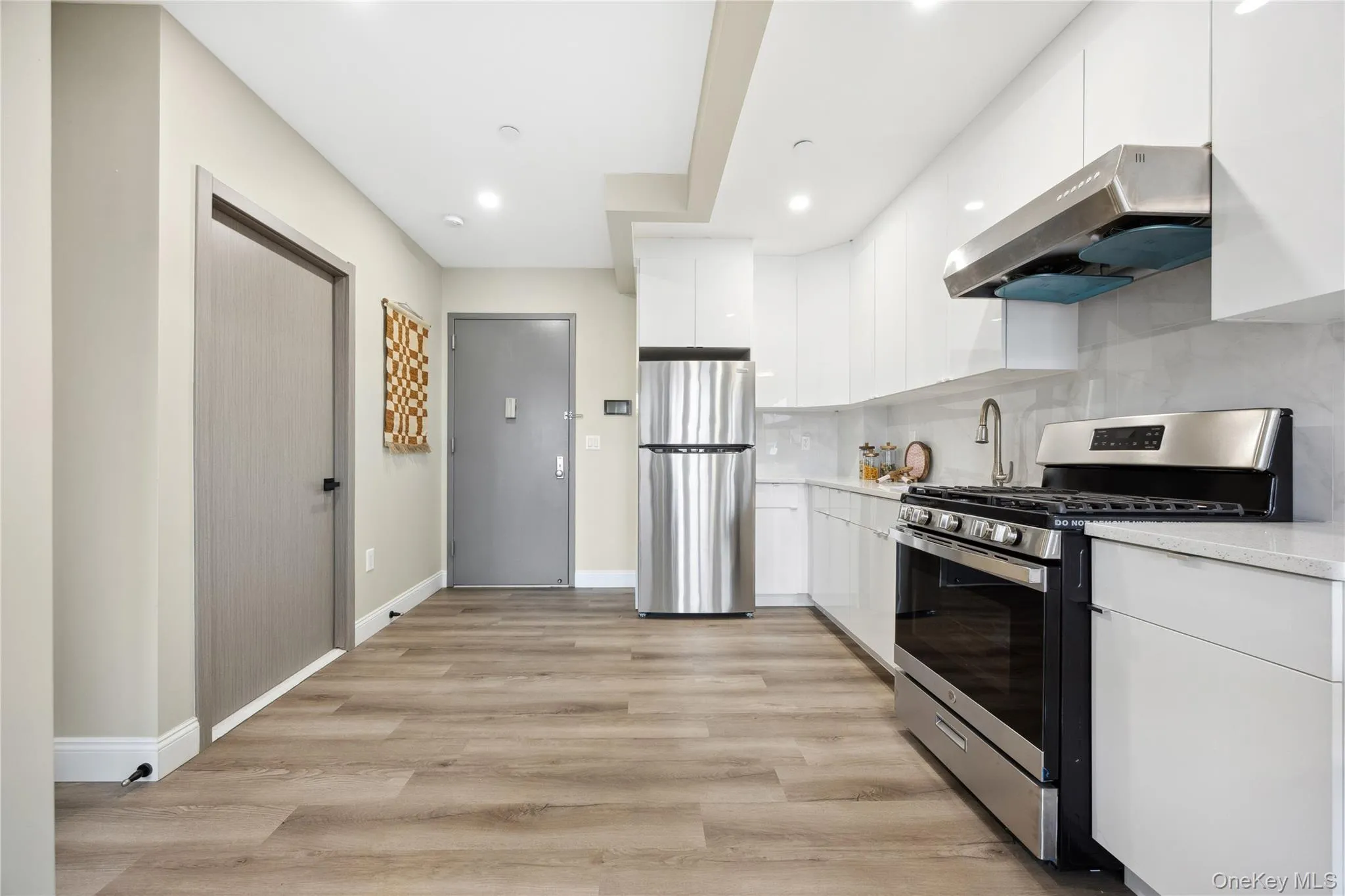 163-07 72nd Ave, New York, NY, 1 Bedroom Bedrooms, 4 Rooms Rooms,1 BathroomBathrooms,Residential,For Rent,72nd Ave,0,1008325 163-07 72nd Ave, New York, NY, 1 Bedroom Bedrooms, 4 Rooms Rooms,1 BathroomBathrooms,Residential,For Rent,72nd Ave,0,1008325