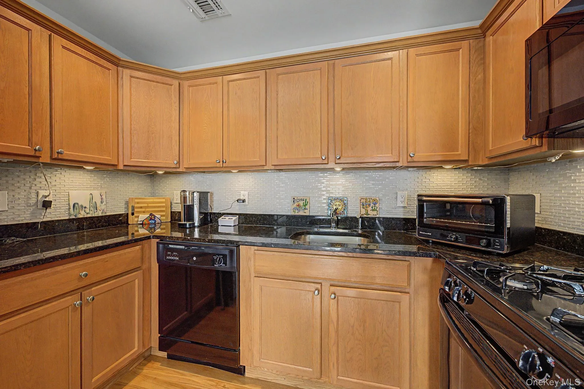 115 Spring Drive, Hempstead, NY, 2 Bedrooms Bedrooms, 5 Rooms Rooms,2 BathroomsBathrooms,Residential,For Rent,Spring,0,1008332 115 Spring Drive, Hempstead, NY, 2 Bedrooms Bedrooms, 5 Rooms Rooms,2 BathroomsBathrooms,Residential,For Rent,Spring,0,1008332
