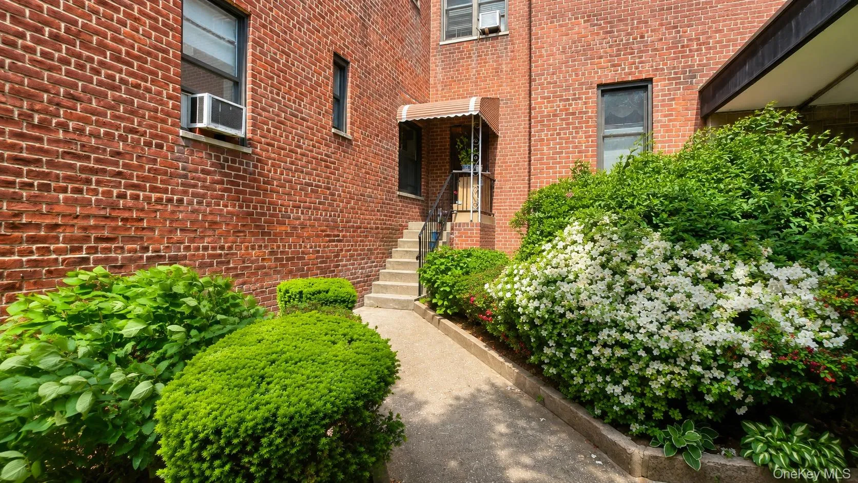 11 Bronx River Road, Yonkers, NY, 2 Bedrooms Bedrooms, 5 Rooms Rooms,1 BathroomBathrooms,Residential,For Rent,Bronx River,0,1008339 11 Bronx River Road, Yonkers, NY, 2 Bedrooms Bedrooms, 5 Rooms Rooms,1 BathroomBathrooms,Residential,For Rent,Bronx River,0,1008339