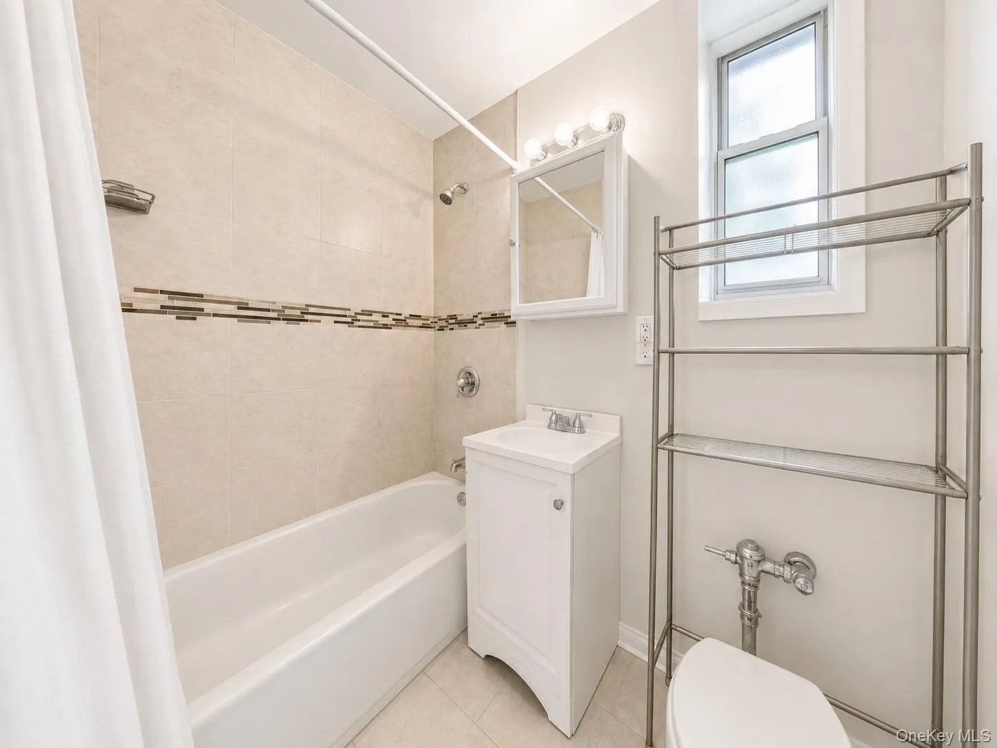 11 Bronx River Road, Yonkers, NY, 2 Bedrooms Bedrooms, 5 Rooms Rooms,1 BathroomBathrooms,Residential,For Rent,Bronx River,0,1008339 11 Bronx River Road, Yonkers, NY, 2 Bedrooms Bedrooms, 5 Rooms Rooms,1 BathroomBathrooms,Residential,For Rent,Bronx River,0,1008339