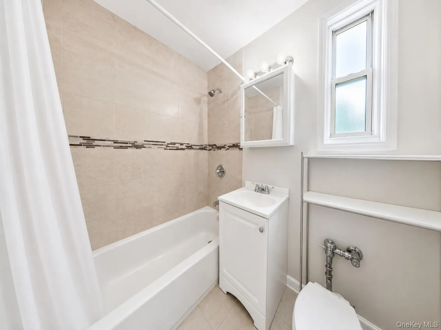 11 Bronx River Road, Yonkers, NY, 2 Bedrooms Bedrooms, 5 Rooms Rooms,1 BathroomBathrooms,Residential,For Rent,Bronx River,0,1008339 11 Bronx River Road, Yonkers, NY, 2 Bedrooms Bedrooms, 5 Rooms Rooms,1 BathroomBathrooms,Residential,For Rent,Bronx River,0,1008339